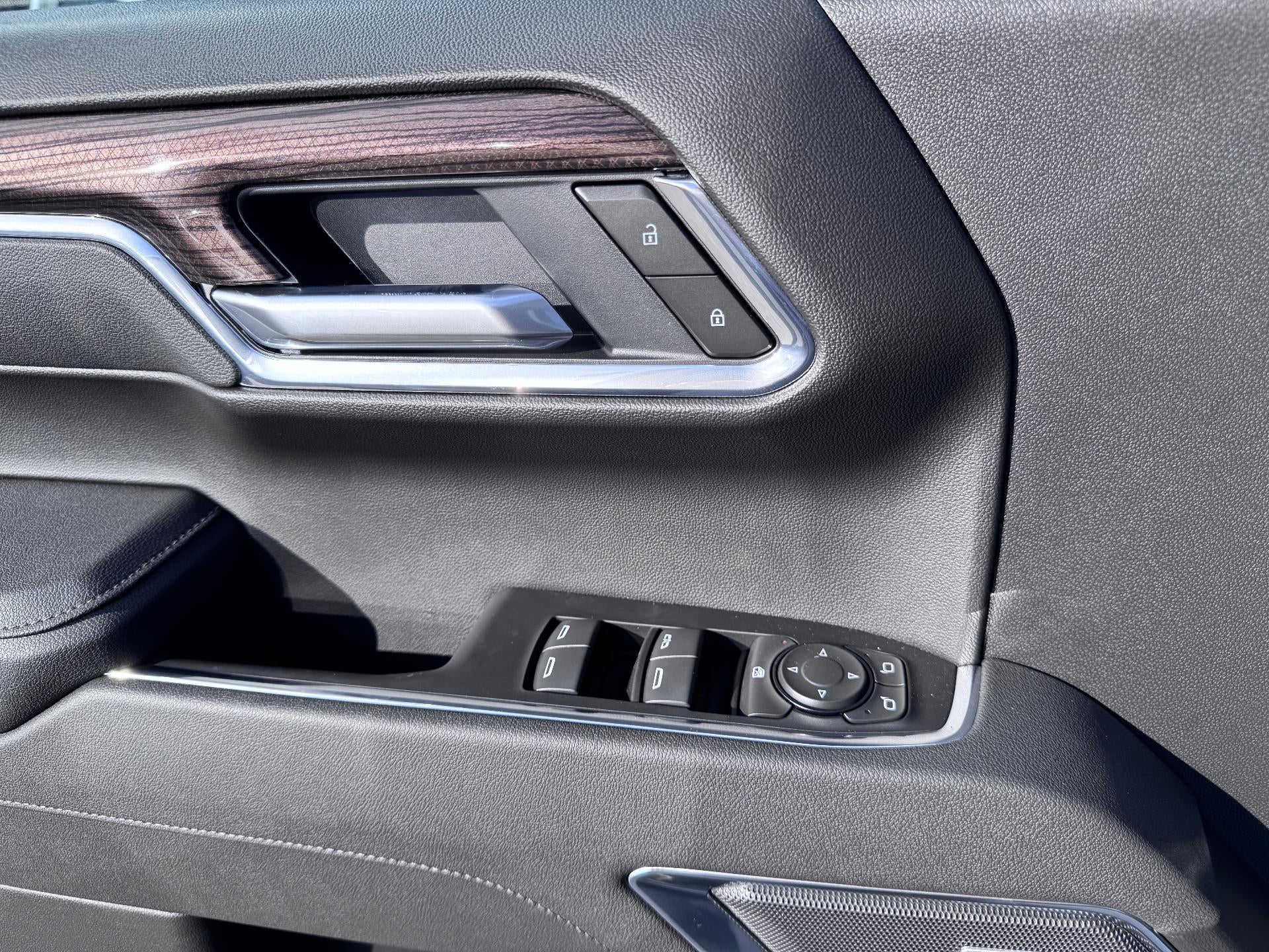 2026 Chevrolet Silverado 1500 RST / CREW / DMAX DIESEL / Z71 OFF ROAD / PREMIUM PCKG / DARK APPEARANCE