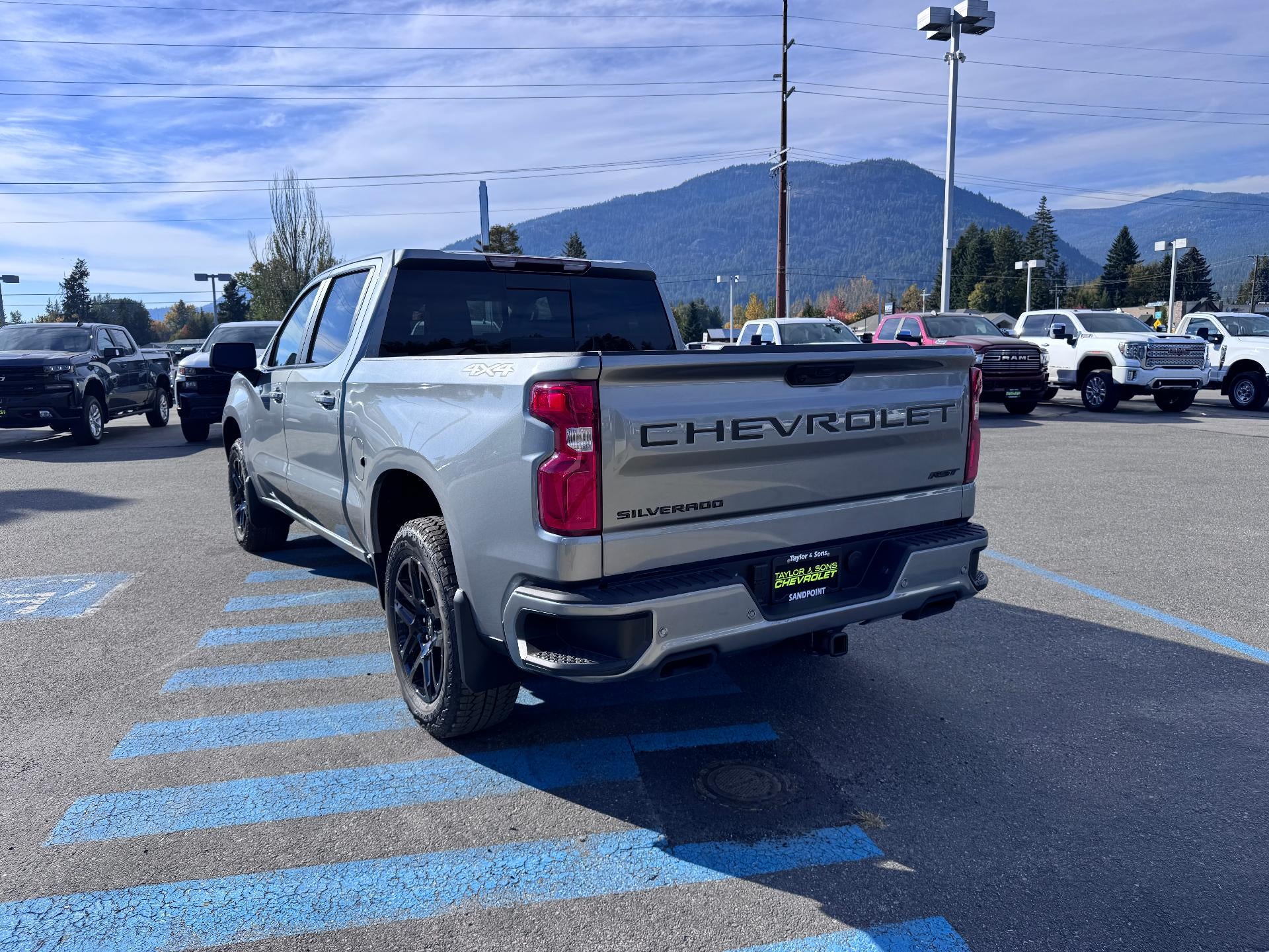 2026 Chevrolet Silverado 1500 RST / CREW / DMAX DIESEL / Z71 OFF ROAD / PREMIUM PCKG / DARK APPEARANCE
