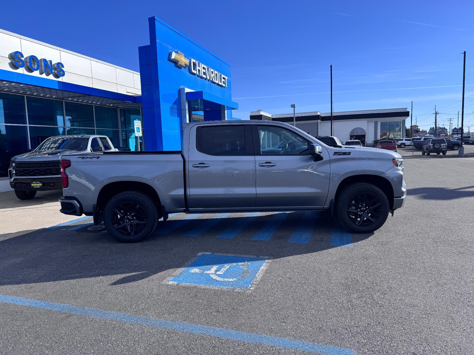 2026 Chevrolet Silverado 1500 RST / CREW / DMAX DIESEL / Z71 OFF ROAD / PREMIUM PCKG / DARK APPEARANCE