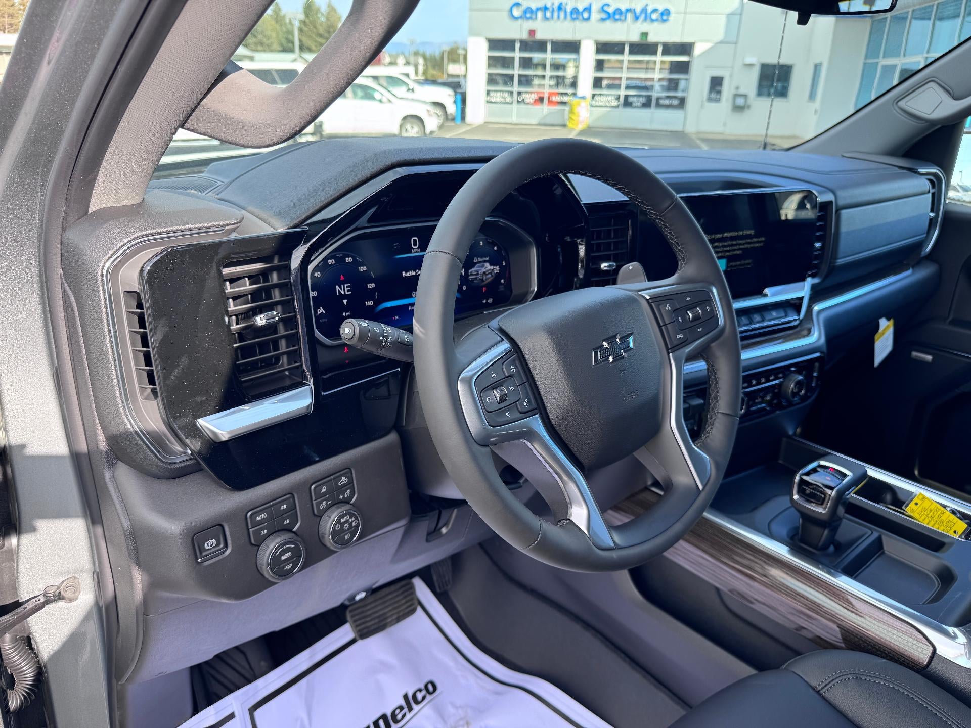 2026 Chevrolet Silverado 1500 RST / CREW / DMAX DIESEL / Z71 OFF ROAD / PREMIUM PCKG / DARK APPEARANCE