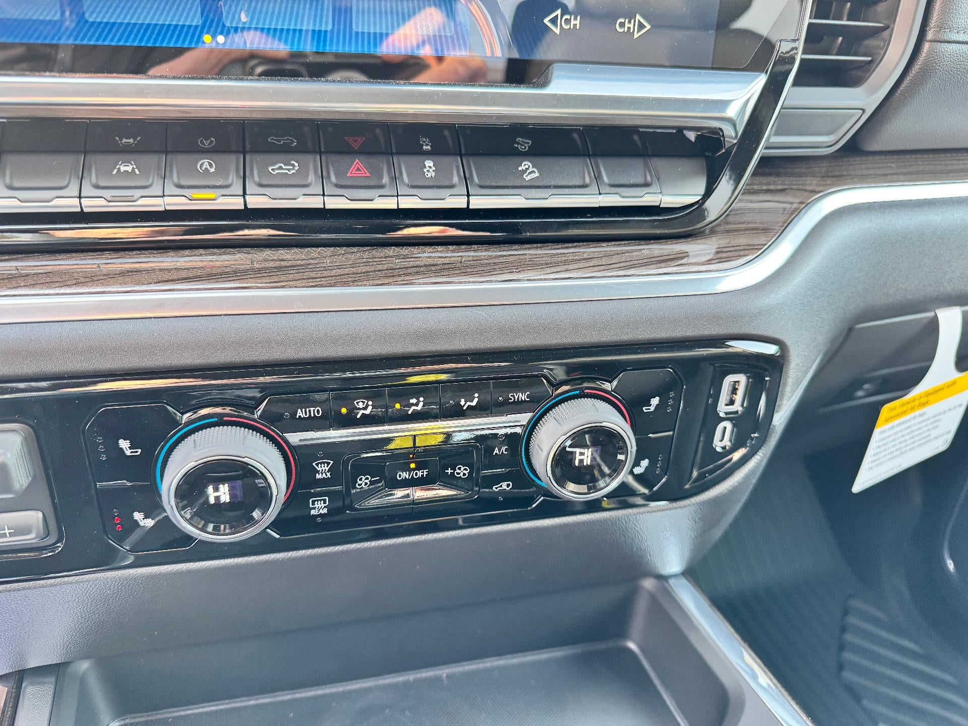 2026 Chevrolet Silverado 1500 LT / TRAIL BOSS / DMAX DIESEL / LEATHER / SUNROOF / SHORT BOX