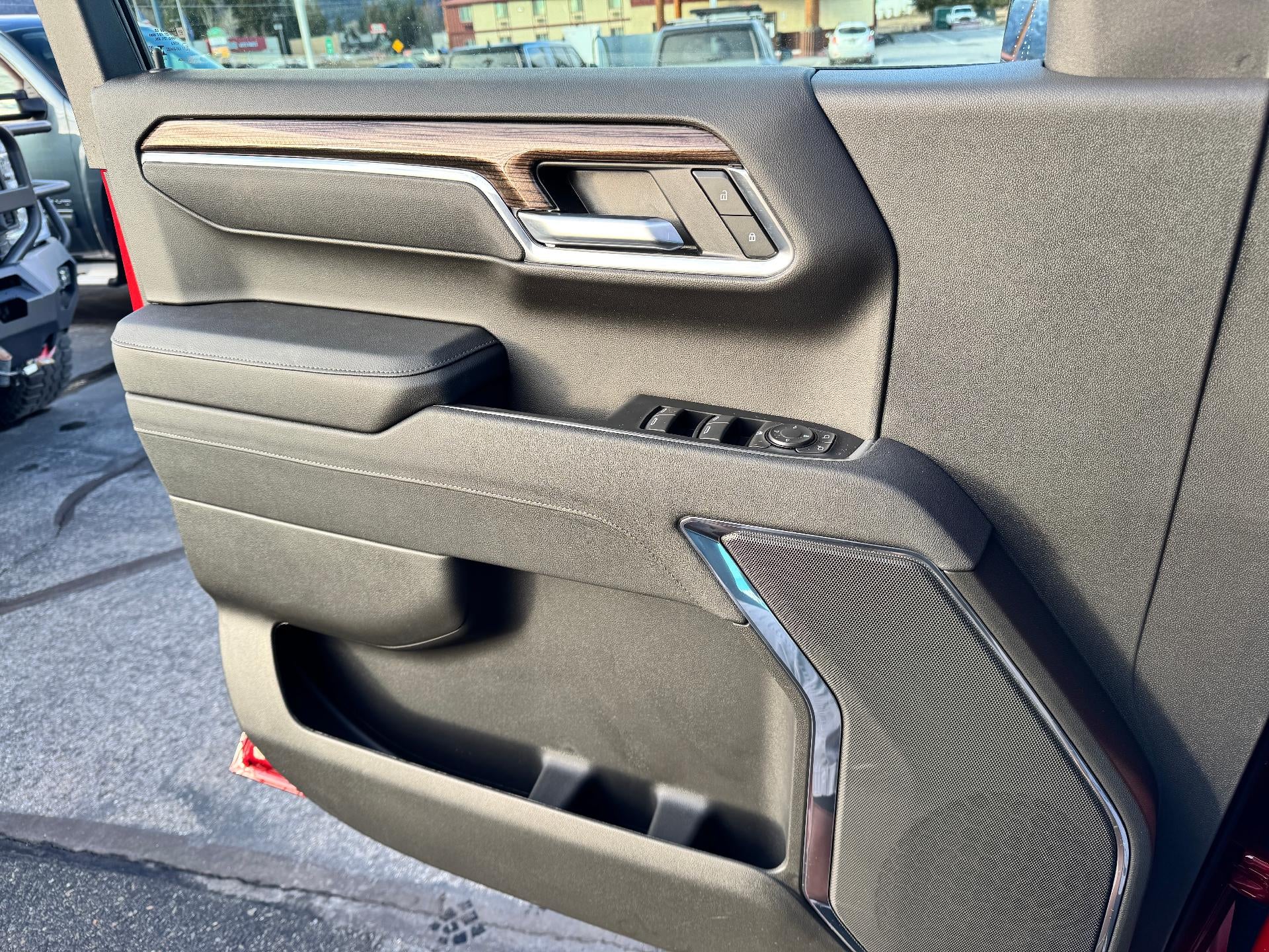 2026 Chevrolet Silverado 1500 LT / TRAIL BOSS / CREW / DMAX DIESEL / STANDARD BOX