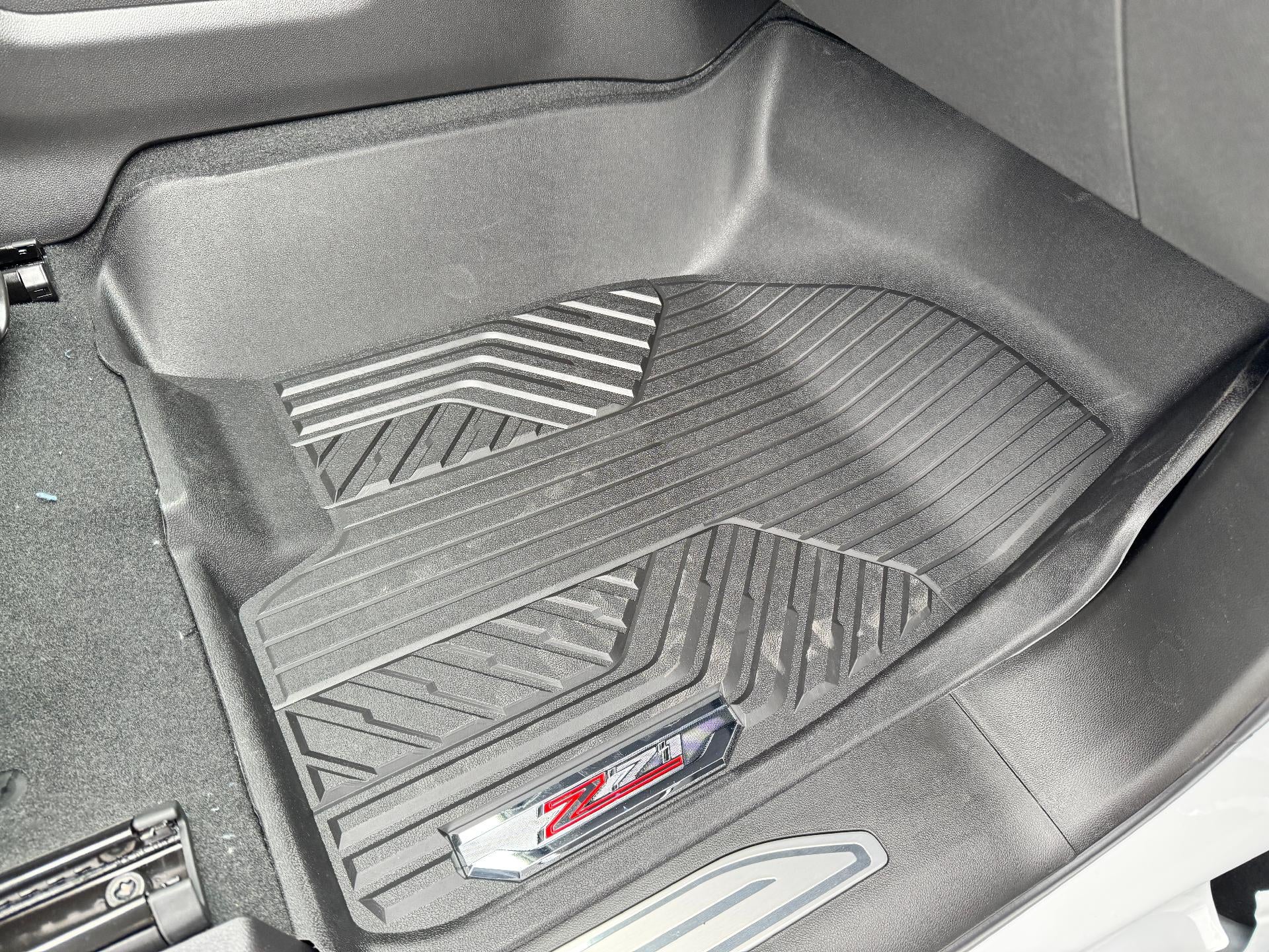 2026 Chevrolet Silverado 1500 LT / TRAIL BOSS / 5.3 LITER V8 / CREW / LEATHER / SAFETY PCKG / SHORT BOX