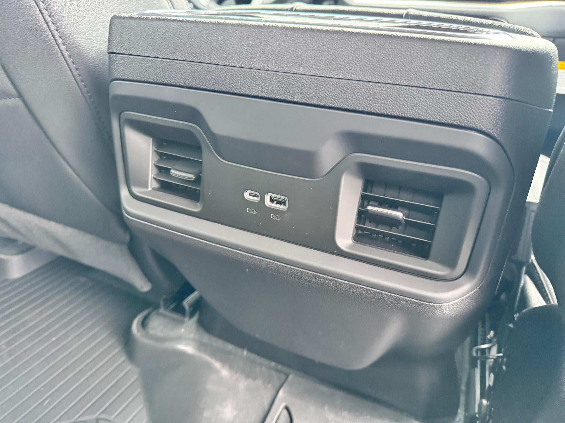 2026 Chevrolet Silverado 1500 LT / TRAIL BOSS / 5.3 LITER V8 / CREW / LEATHER / SAFETY PCKG / SHORT BOX