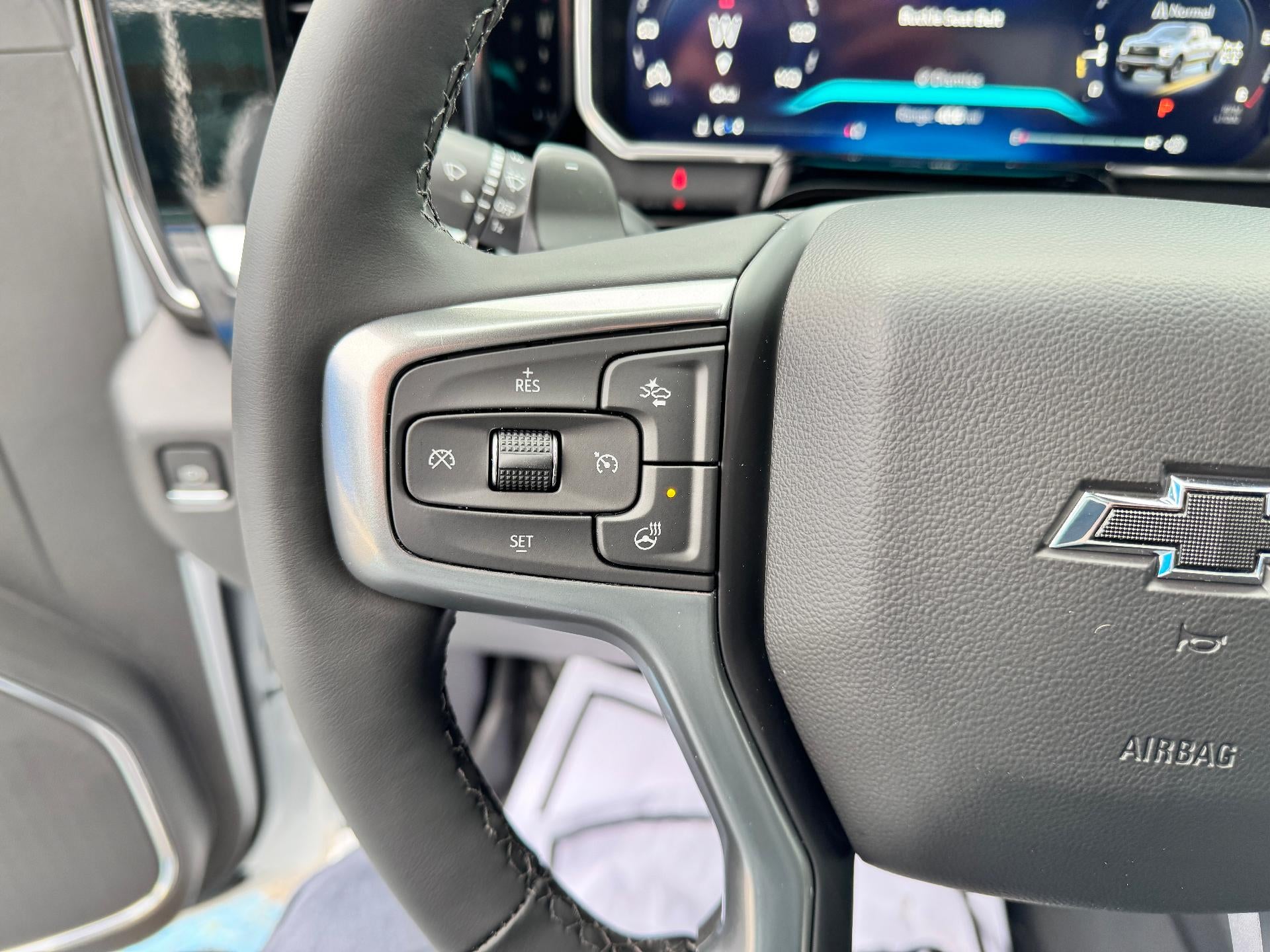 2026 Chevrolet Silverado 1500 LT / TRAIL BOSS / 5.3 LITER V8 / CREW / LEATHER / SAFETY PCKG / SHORT BOX