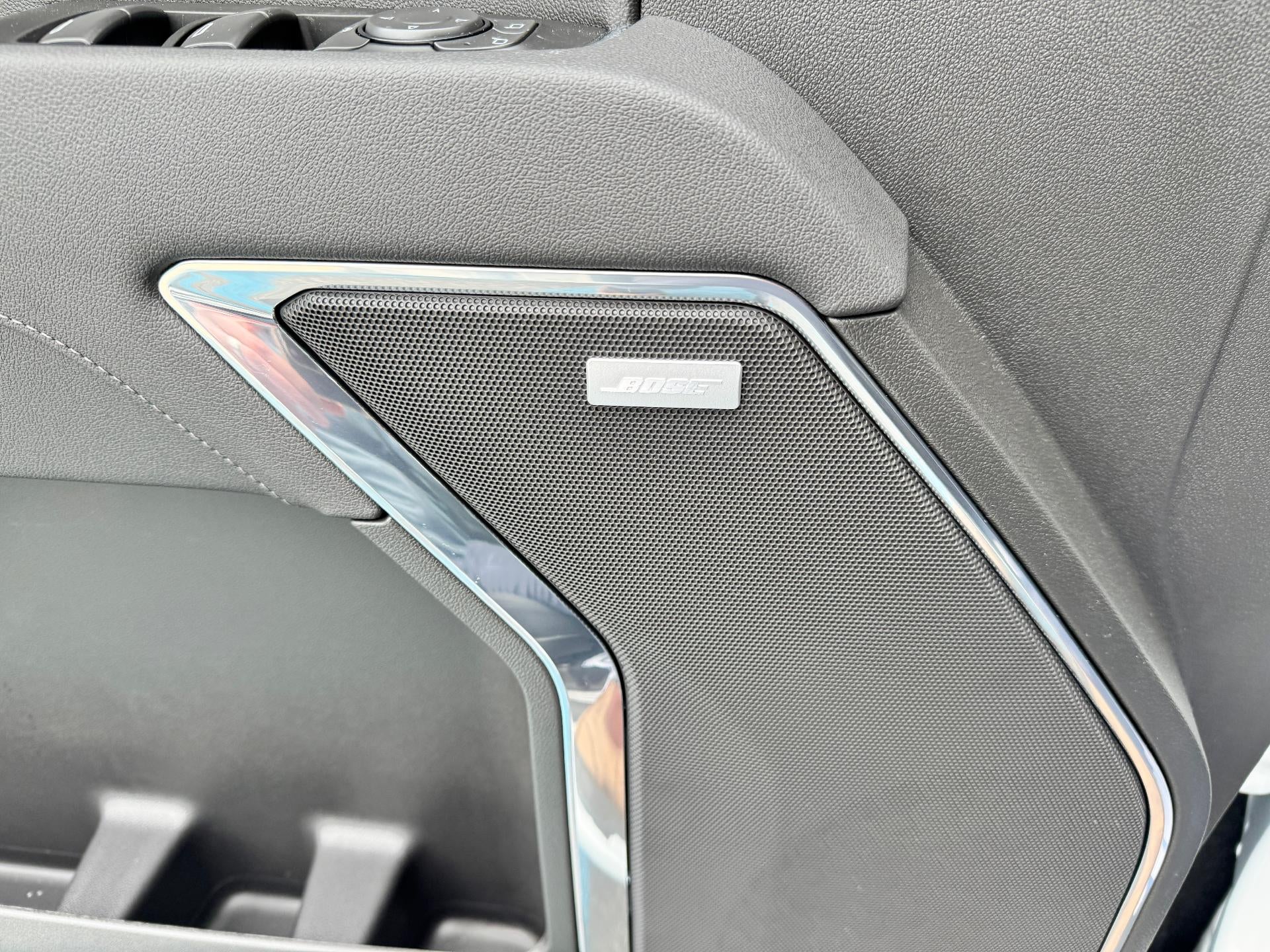 2026 Chevrolet Silverado 1500 LT / TRAIL BOSS / 5.3 LITER V8 / CREW / LEATHER / SAFETY PCKG / SHORT BOX