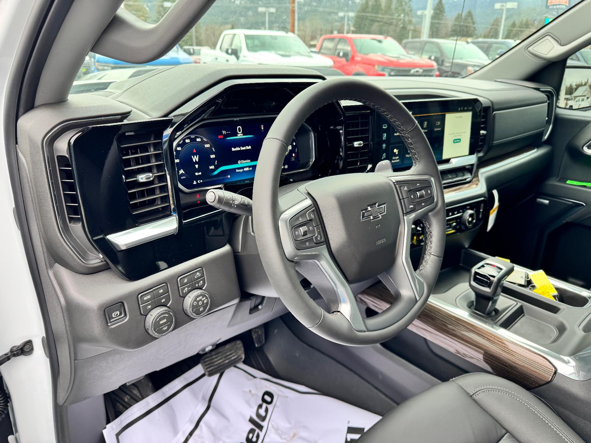 2026 Chevrolet Silverado 1500 LT / TRAIL BOSS / 5.3 LITER V8 / CREW / LEATHER / SAFETY PCKG / SHORT BOX