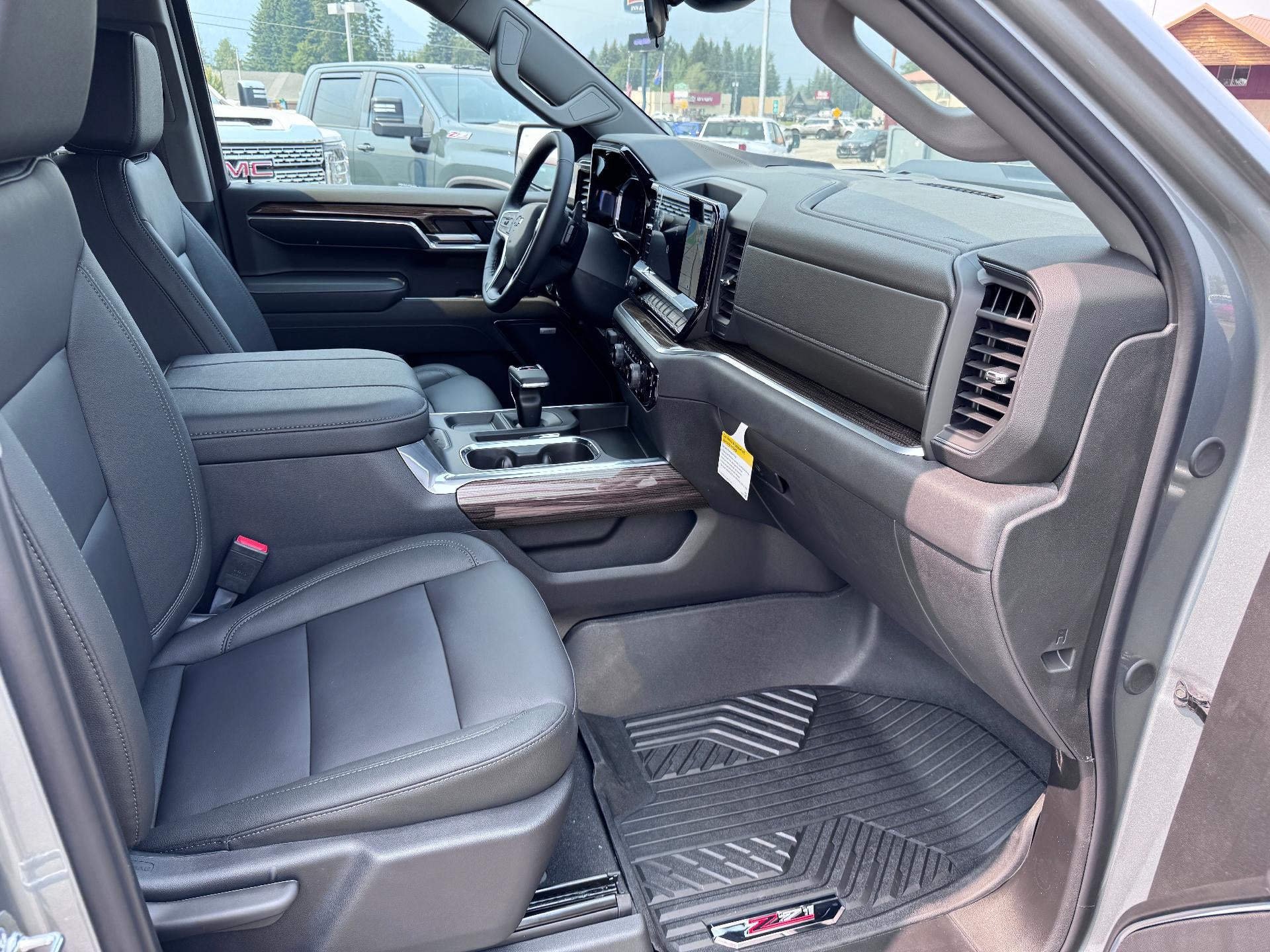 2026 Chevrolet Silverado 1500 LT / TRAIL BOSS / CREW / 6.2 LITER V8 / PREMIUM PCKG / SHORT BOX
