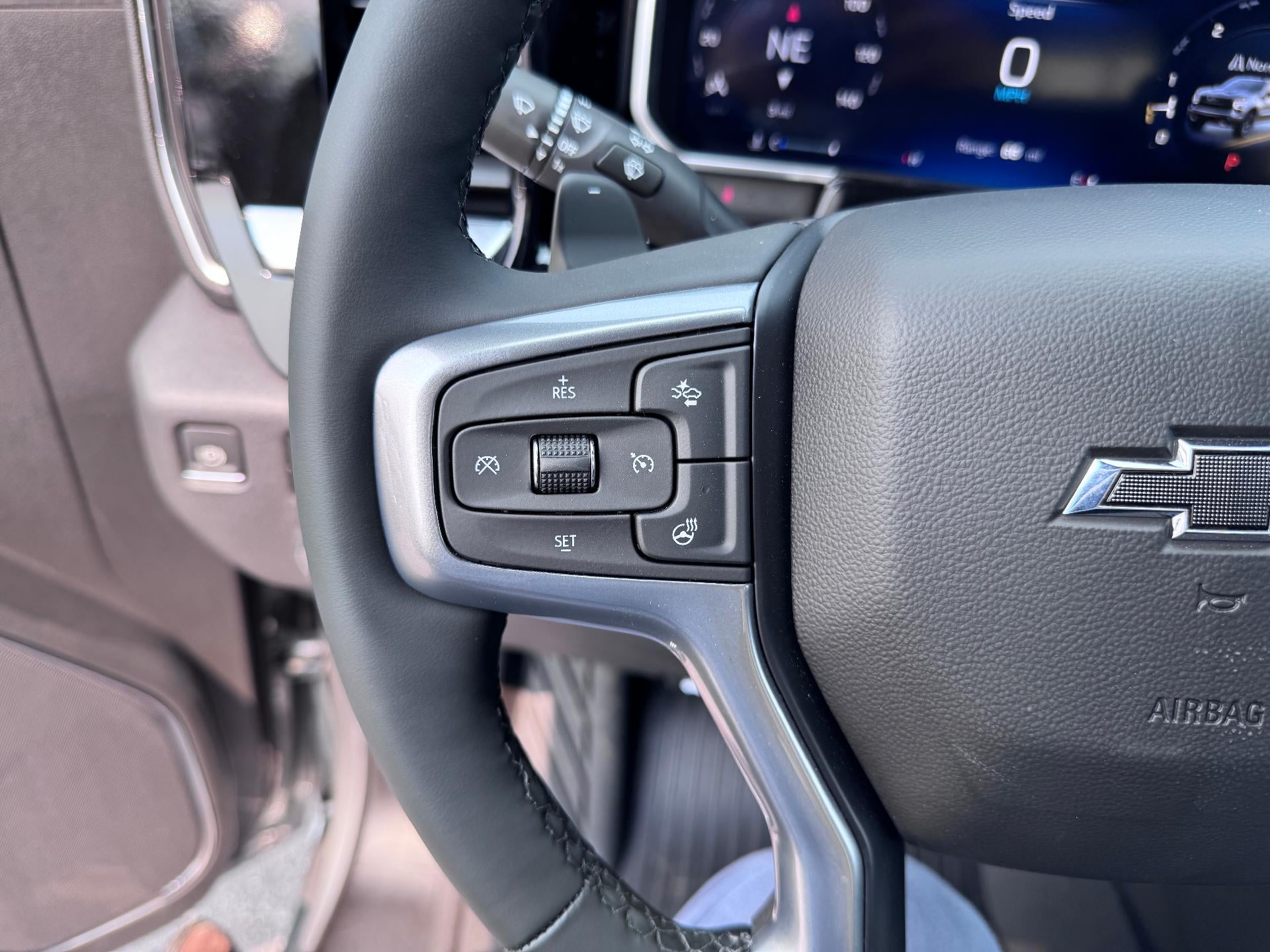 2026 Chevrolet Silverado 1500 LT / TRAIL BOSS / CREW / 6.2 LITER V8 / PREMIUM PCKG / SHORT BOX