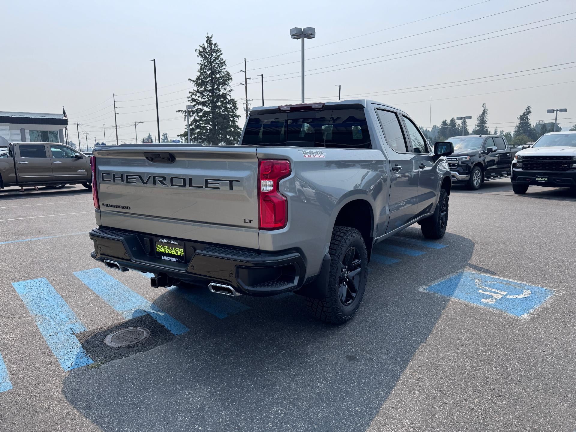 2026 Chevrolet Silverado 1500 LT / TRAIL BOSS / CREW / 6.2 LITER V8 / PREMIUM PCKG / SHORT BOX