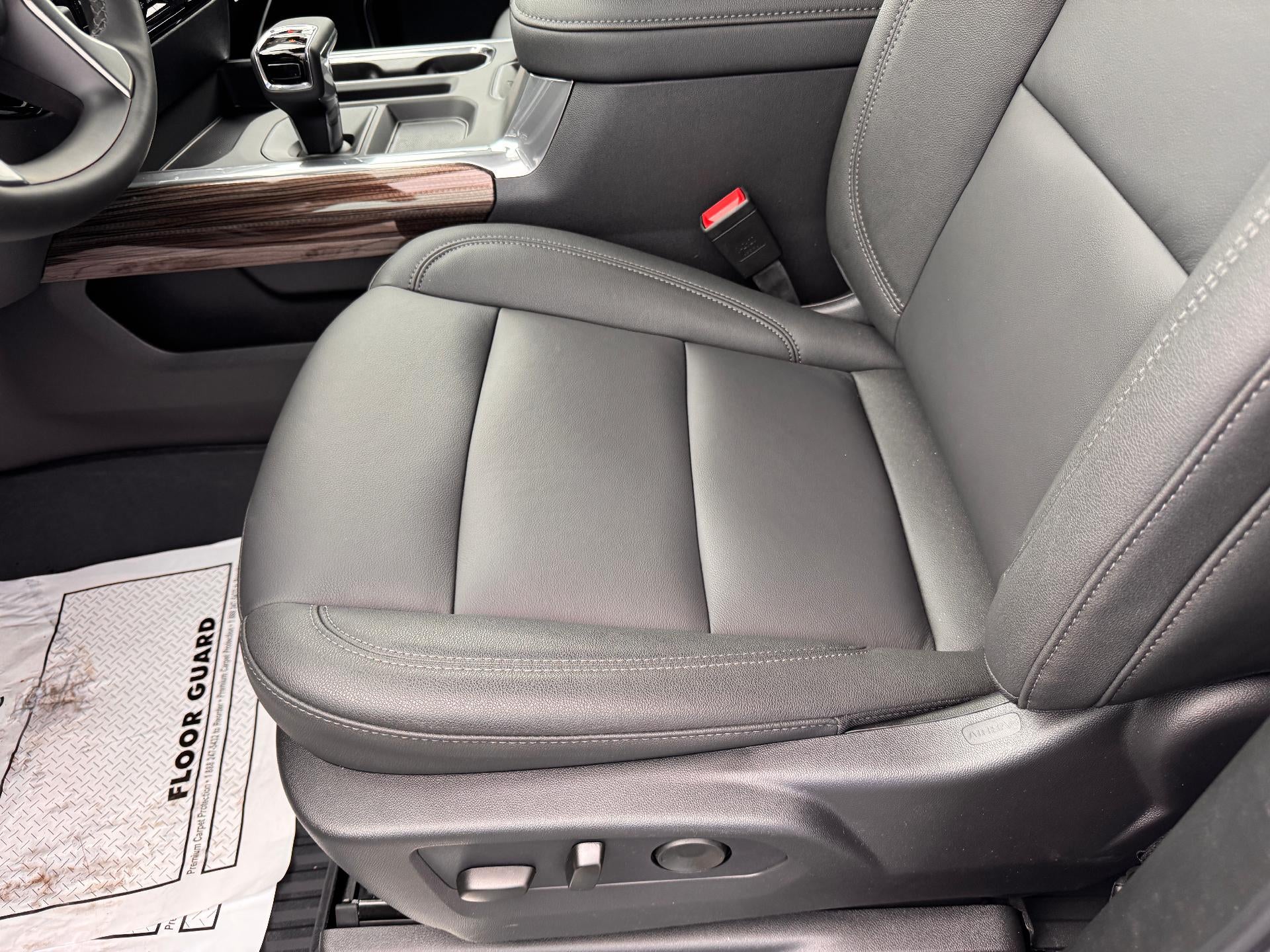 2026 Chevrolet Silverado 1500 LT / TRAIL BOSS / CREW / 6.2 LITER V8 / PREMIUM PCKG / STANDARD BOX