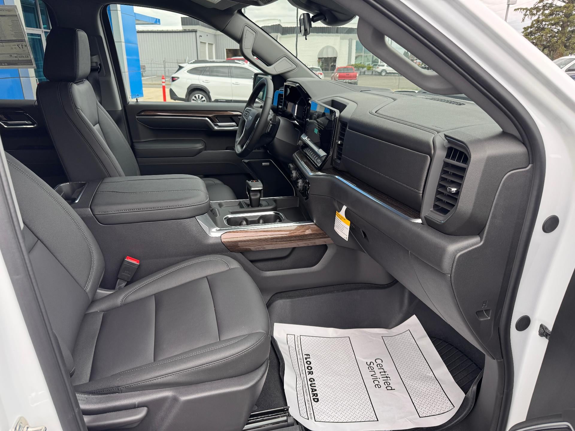 2026 Chevrolet Silverado 1500 LT / TRAIL BOSS / CREW / 6.2 LITER V8 / PREMIUM PCKG / STANDARD BOX