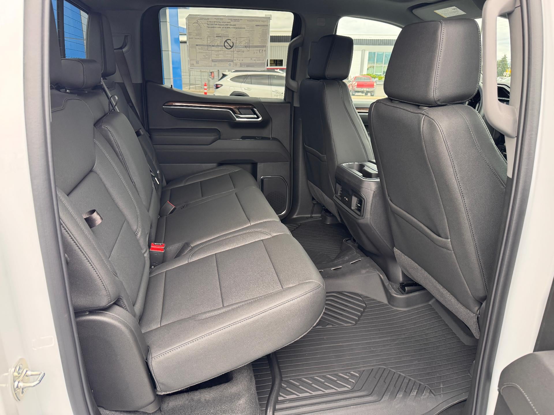 2026 Chevrolet Silverado 1500 LT / TRAIL BOSS / CREW / 6.2 LITER V8 / PREMIUM PCKG / STANDARD BOX