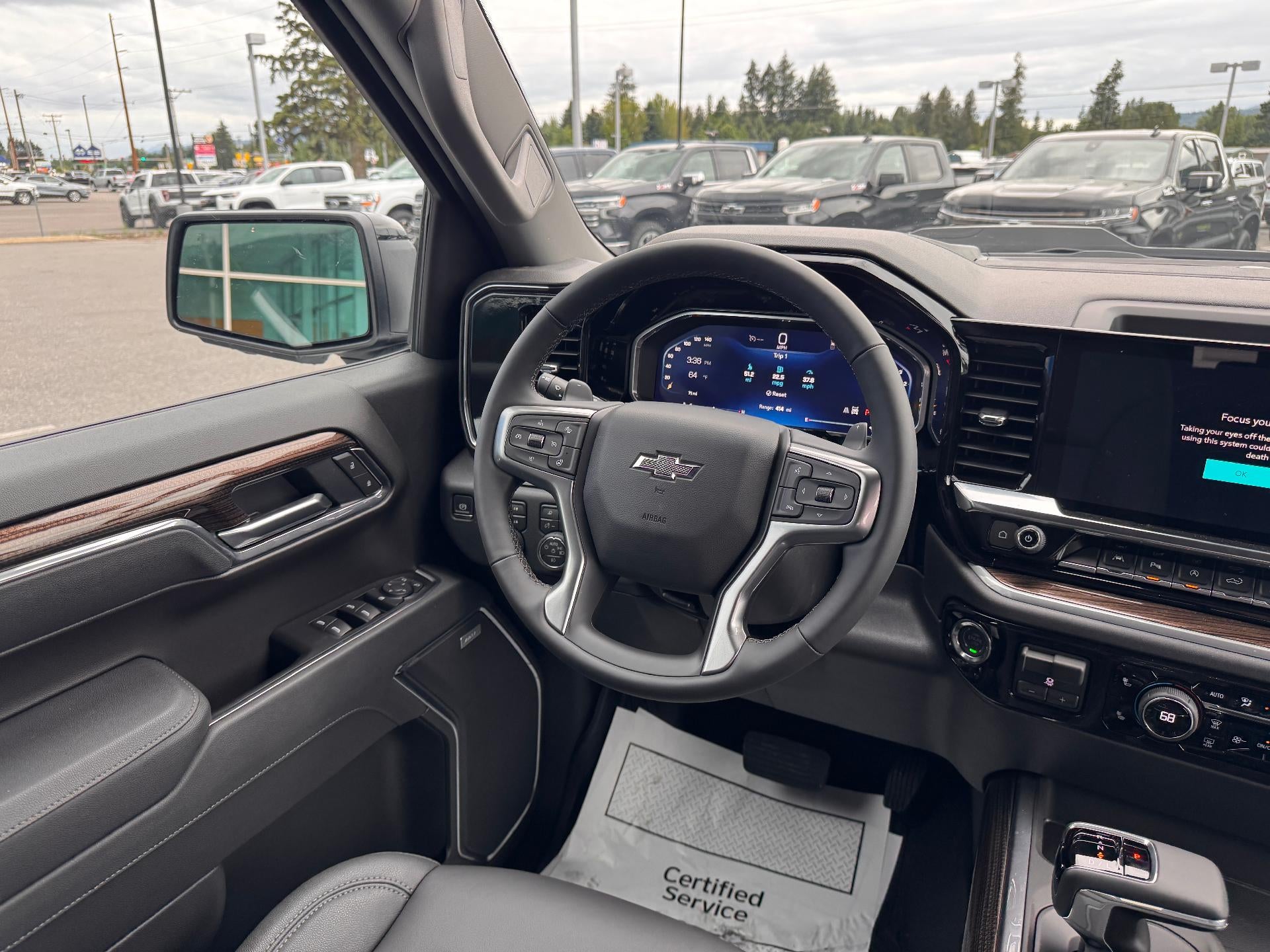 2026 Chevrolet Silverado 1500 LT / TRAIL BOSS / CREW / 6.2 LITER V8 / PREMIUM PCKG / STANDARD BOX