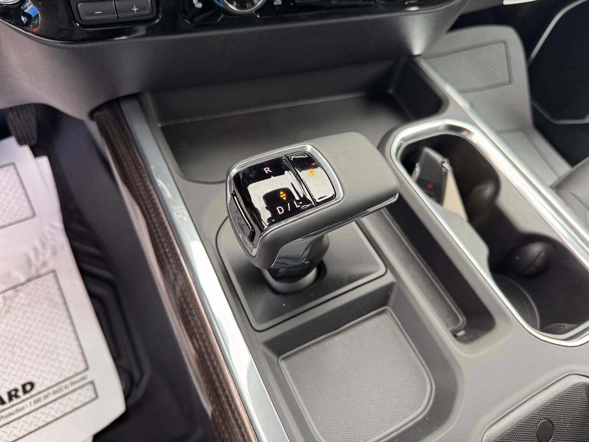 2026 Chevrolet Silverado 1500 LT / TRAIL BOSS / CREW / 6.2 LITER V8 / PREMIUM PCKG / STANDARD BOX