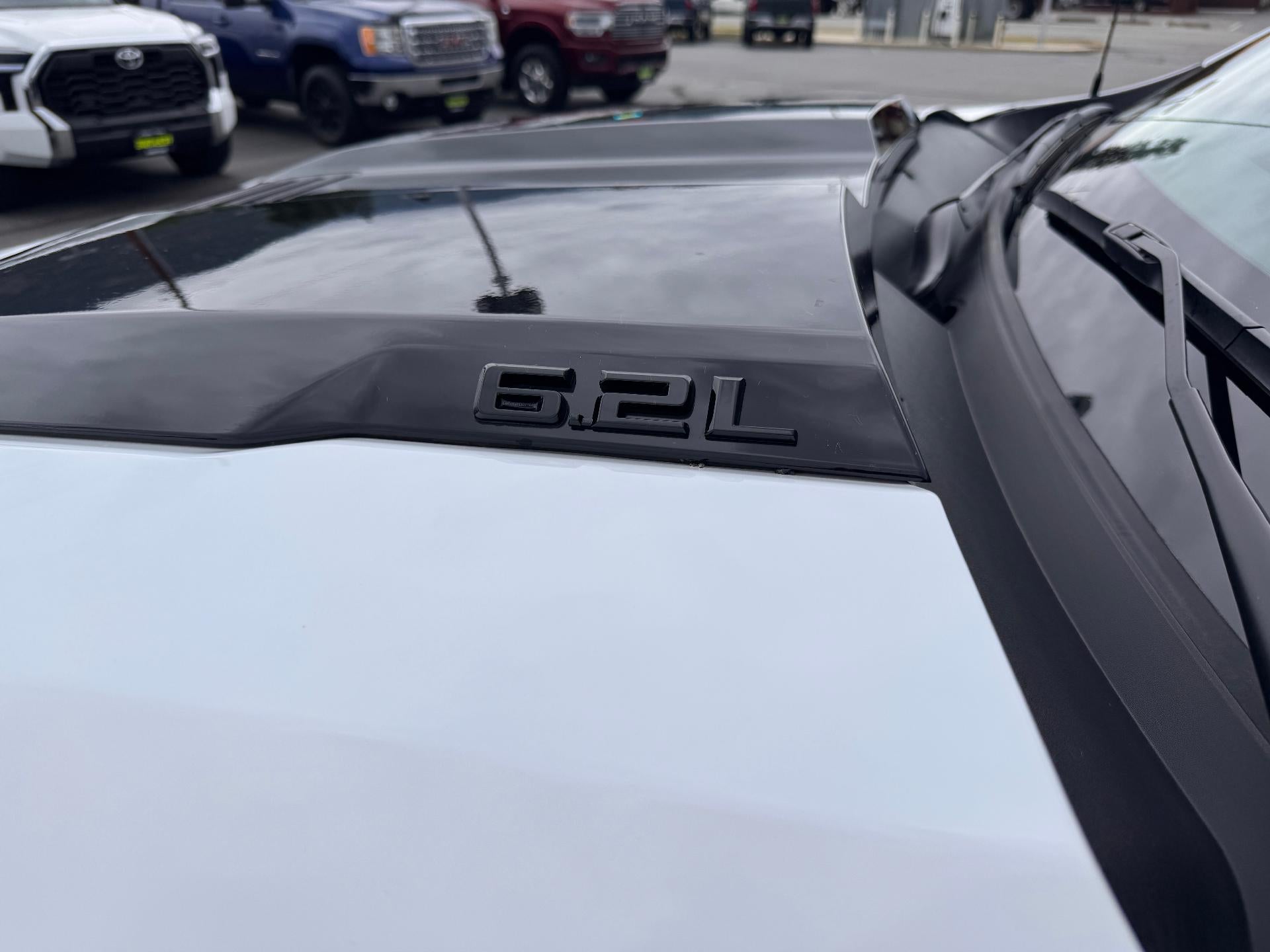 2026 Chevrolet Silverado 1500 LT / TRAIL BOSS / CREW / 6.2 LITER V8 / PREMIUM PCKG / STANDARD BOX