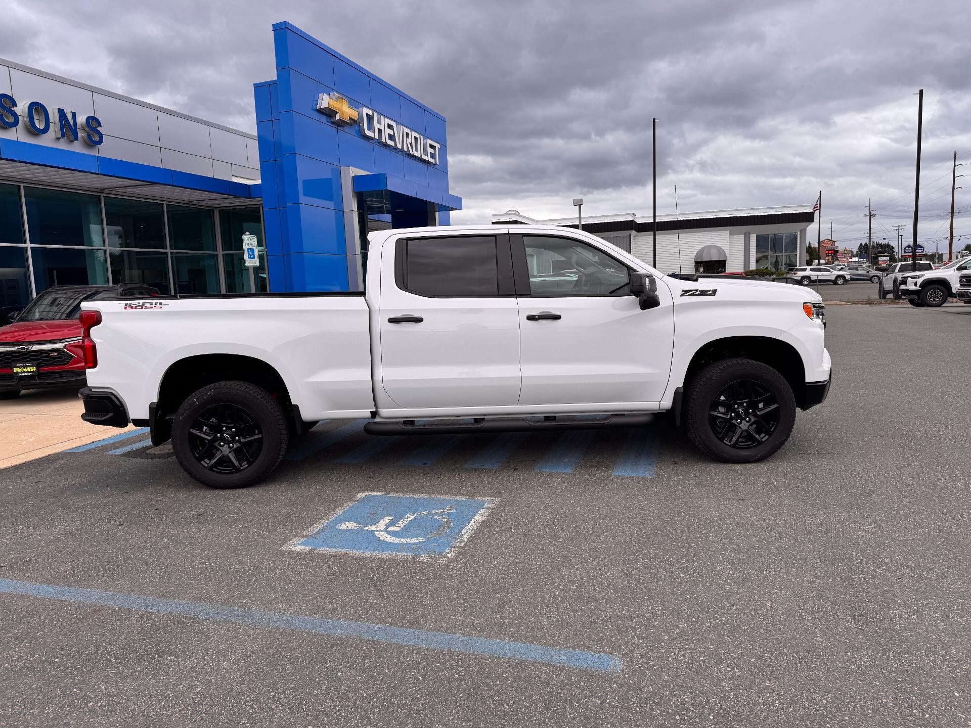 2026 Chevrolet Silverado 1500 LT / TRAIL BOSS / CREW / 6.2 LITER V8 / PREMIUM PCKG / STANDARD BOX