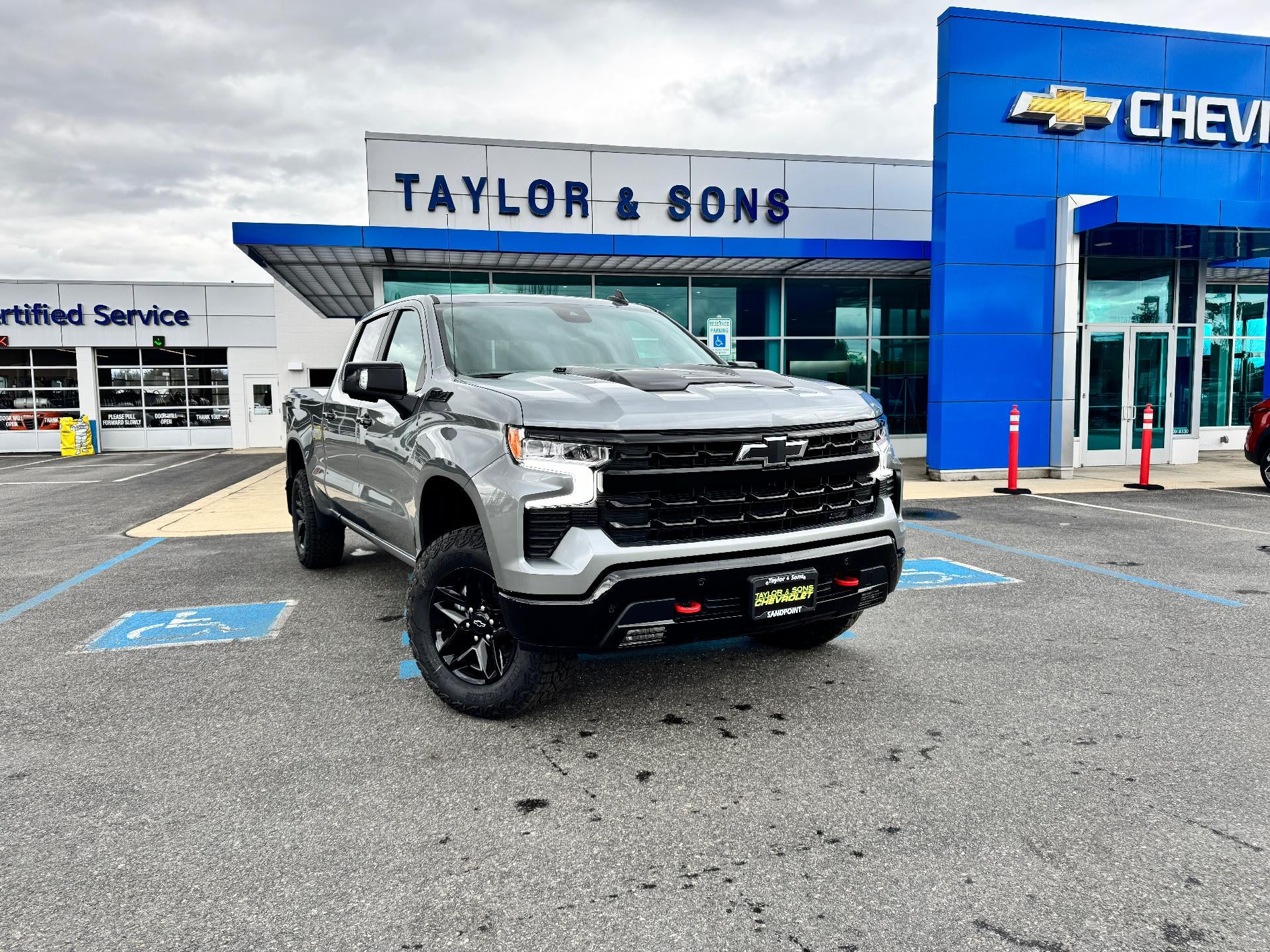 2026 Chevrolet Silverado 1500 LT / TRAIL BOSS / CREW / 6.2 LITER V8 / PREMIUM PCKG / ADAPTIVE CRUISE / STANDARD BOX