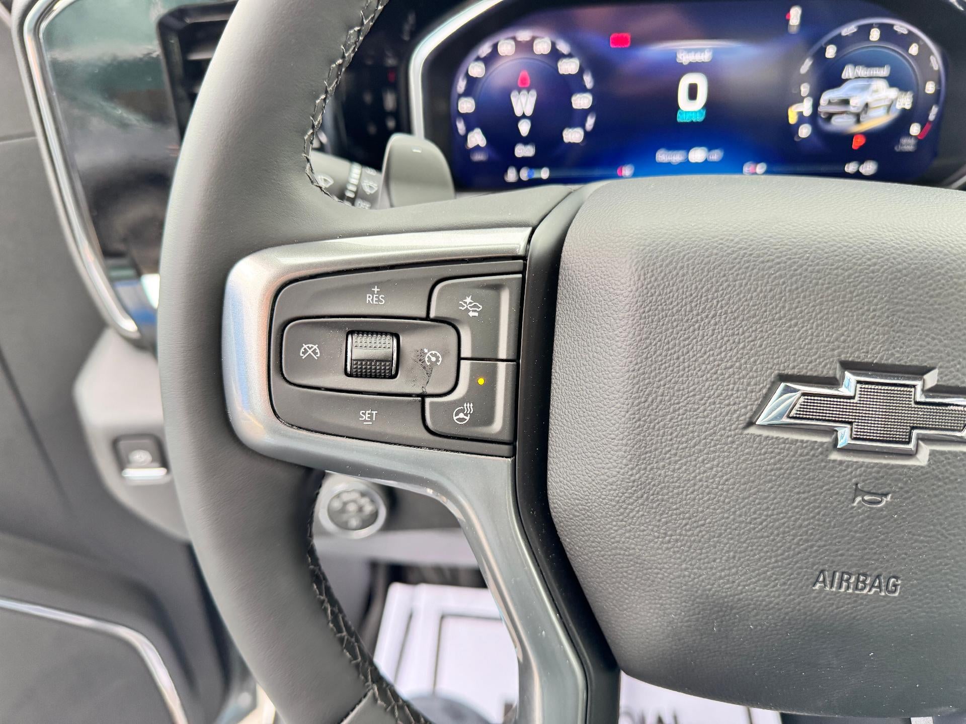 2026 Chevrolet Silverado 1500 LT / TRAIL BOSS / CREW / 6.2 LITER V8 / PREMIUM PCKG / ADAPTIVE CRUISE / STANDARD BOX