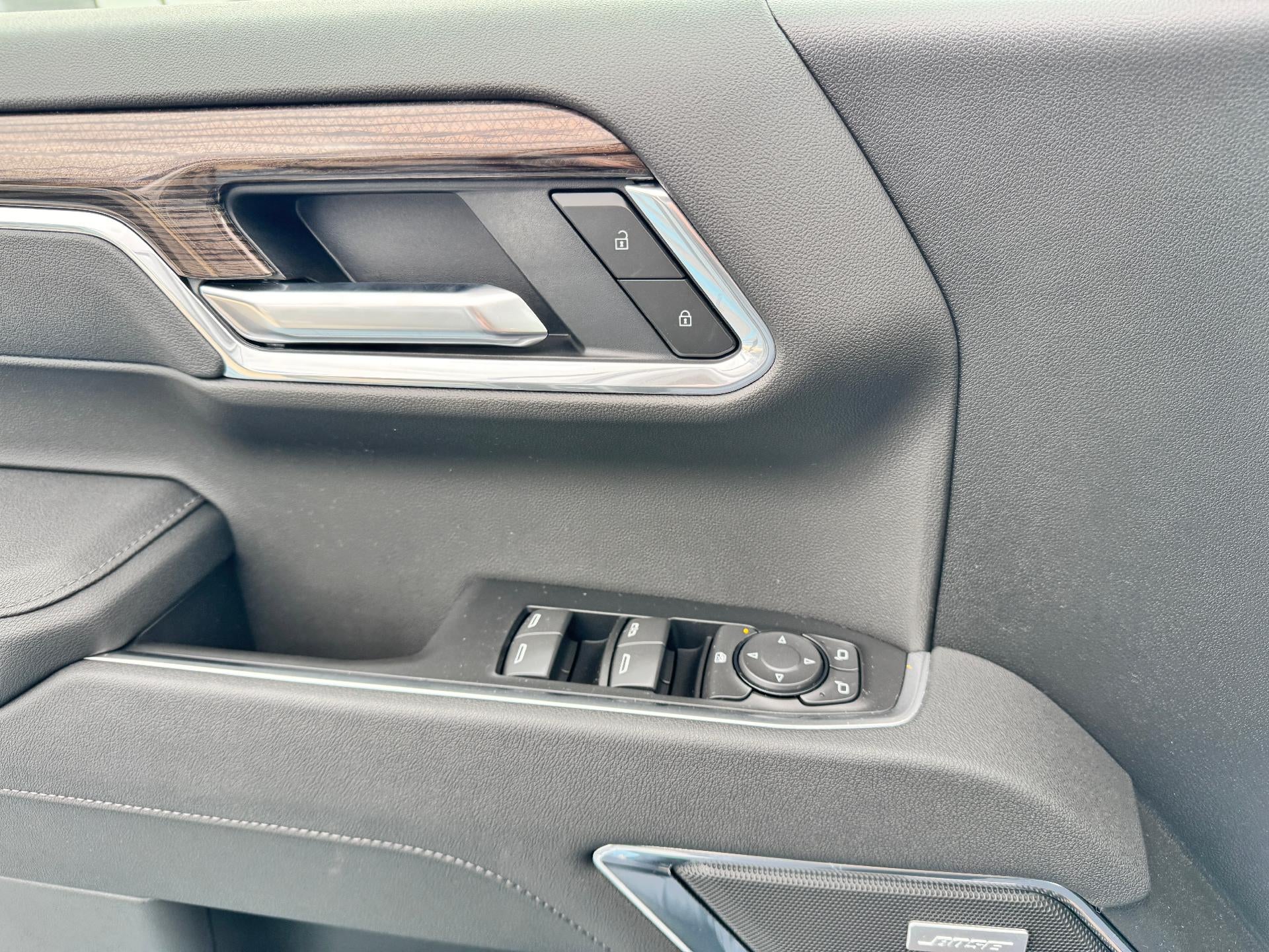 2026 Chevrolet Silverado 1500 LT / TRAIL BOSS / CREW / 6.2 LITER V8 / PREMIUM PCKG / ADAPTIVE CRUISE / STANDARD BOX