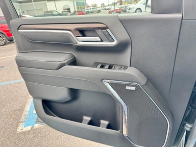 2026 Chevrolet Silverado 1500 LT / TRAIL BOSS / CREW / 6.2 LITER V8 / PREMIUM PCKG / ADAPTIVE CRUISE / STANDARD BOX