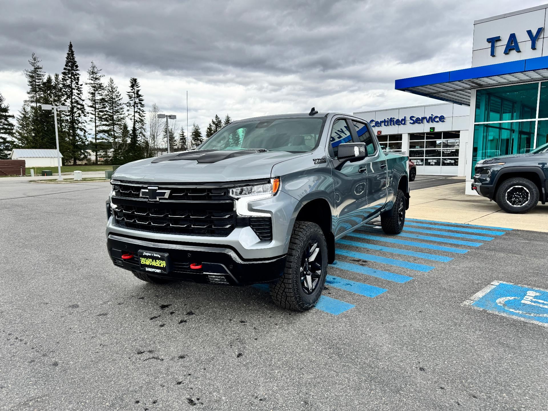 2026 Chevrolet Silverado 1500 LT / TRAIL BOSS / CREW / 6.2 LITER V8 / PREMIUM PCKG / ADAPTIVE CRUISE / STANDARD BOX
