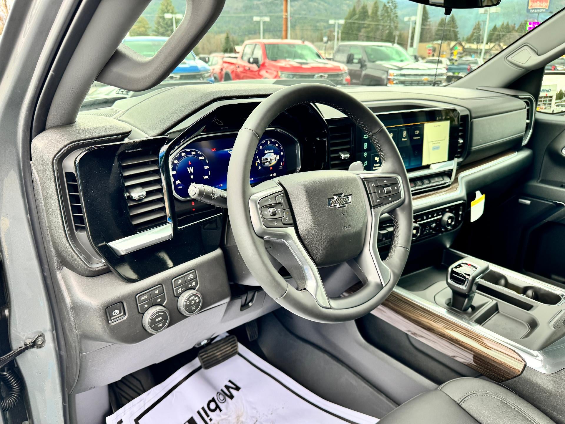 2026 Chevrolet Silverado 1500 LT / TRAIL BOSS / CREW / 6.2 LITER V8 / PREMIUM PCKG / ADAPTIVE CRUISE / STANDARD BOX