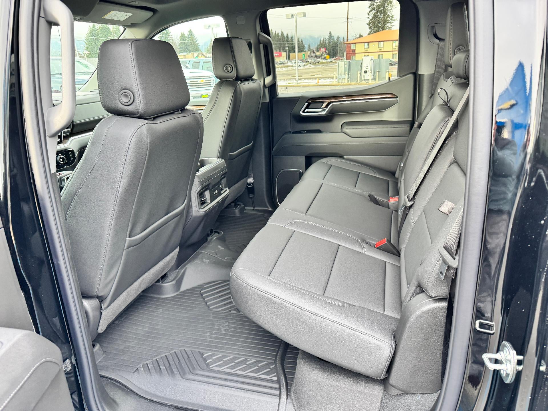 2026 Chevrolet Silverado 1500 LT TRAIL BOSS / CREW / 6.2 LITER V8 / MIDNIGHT PCKG / PREMIUM / SHORT BOX