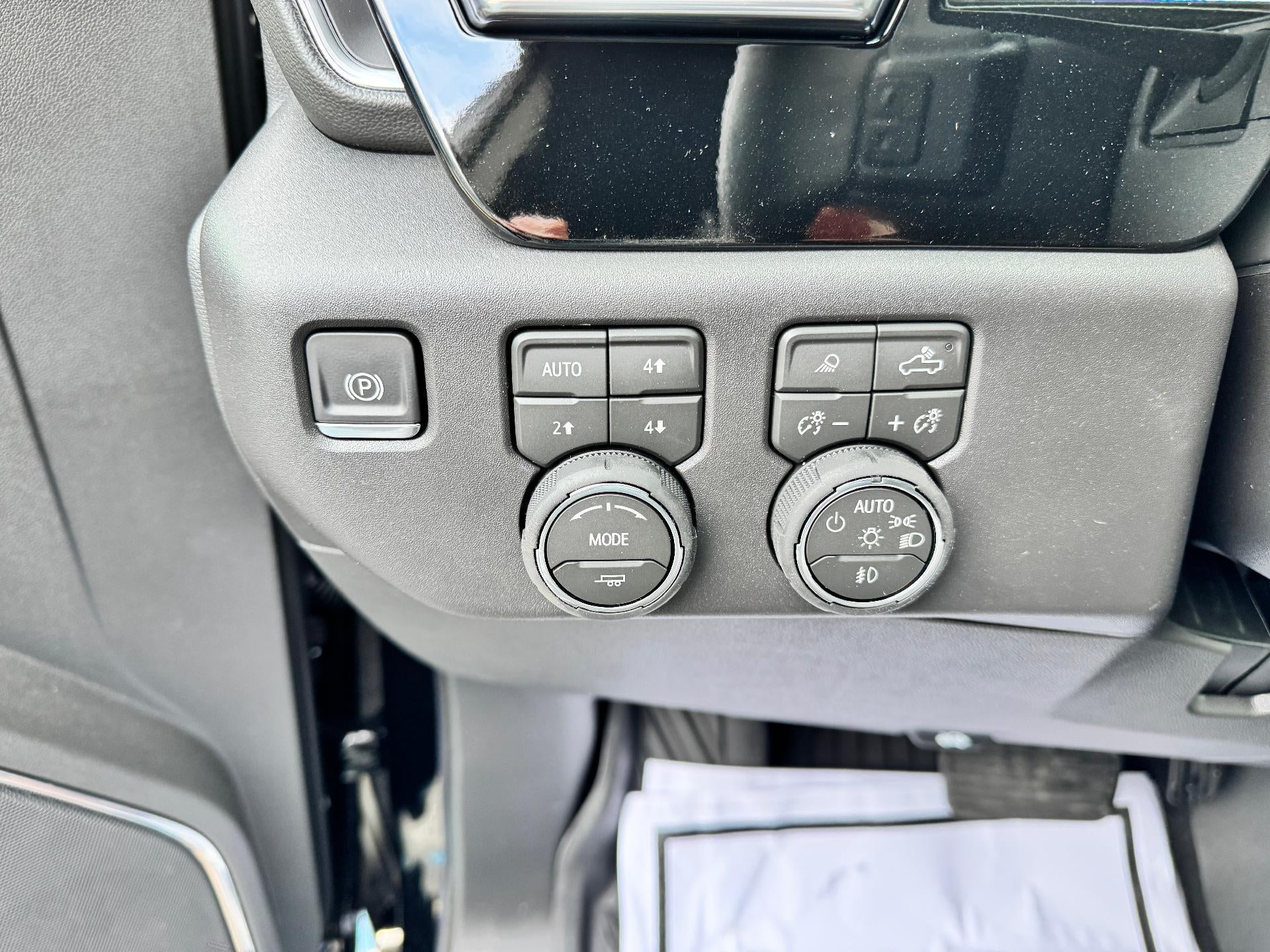 2026 Chevrolet Silverado 1500 LT TRAIL BOSS / CREW / 6.2 LITER V8 / MIDNIGHT PCKG / PREMIUM / SHORT BOX