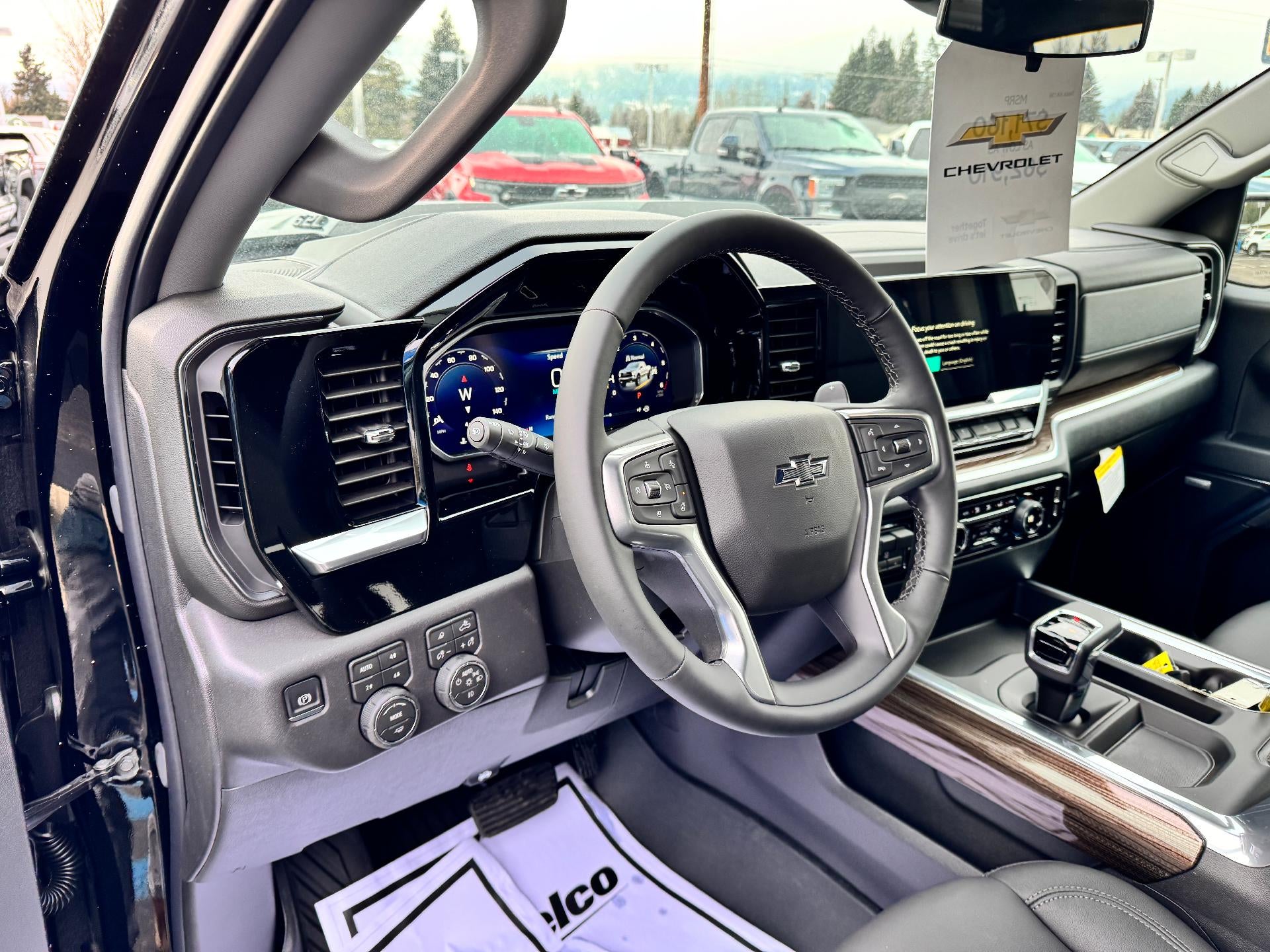 2026 Chevrolet Silverado 1500 LT TRAIL BOSS / CREW / 6.2 LITER V8 / MIDNIGHT PCKG / PREMIUM / SHORT BOX