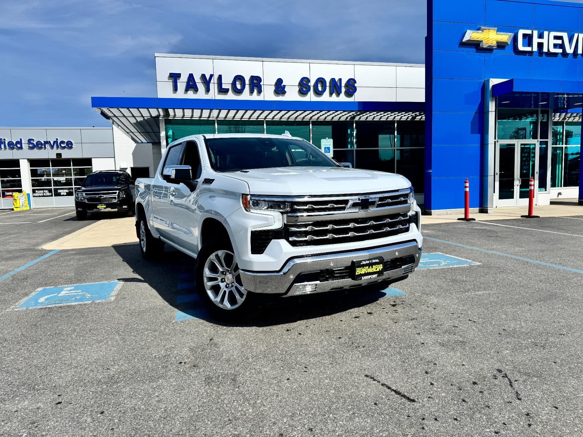 2026 Chevrolet Silverado 1500 LTZ / CREW / DMAX DIESEL / Z71 OFF ROAD / ADAPTIVE CRUISE / SHORT BOX
