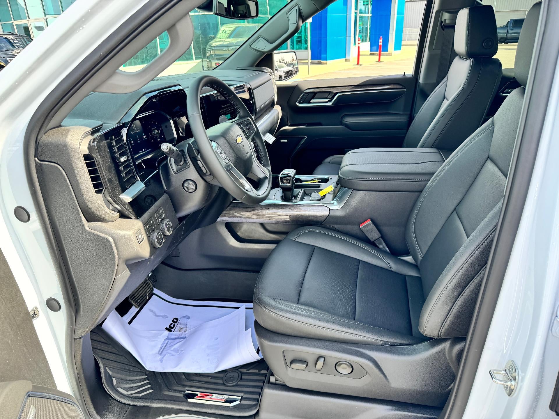 2026 Chevrolet Silverado 1500 LTZ / CREW / DMAX DIESEL / Z71 OFF ROAD / ADAPTIVE CRUISE / SHORT BOX