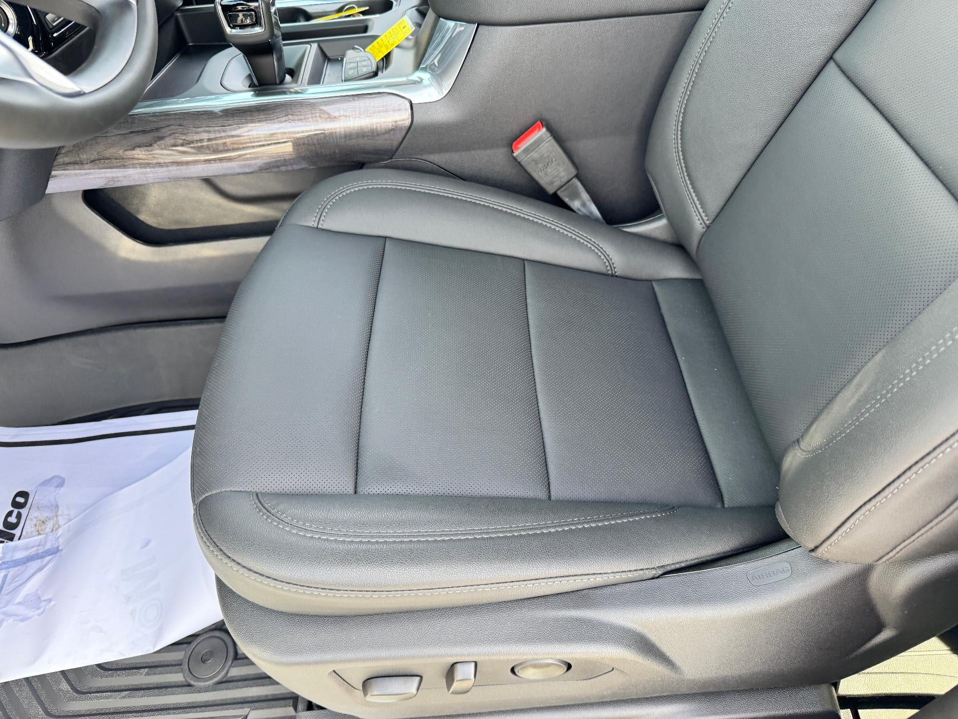 2026 Chevrolet Silverado 1500 LTZ / CREW / DMAX DIESEL / Z71 OFF ROAD / ADAPTIVE CRUISE / SHORT BOX