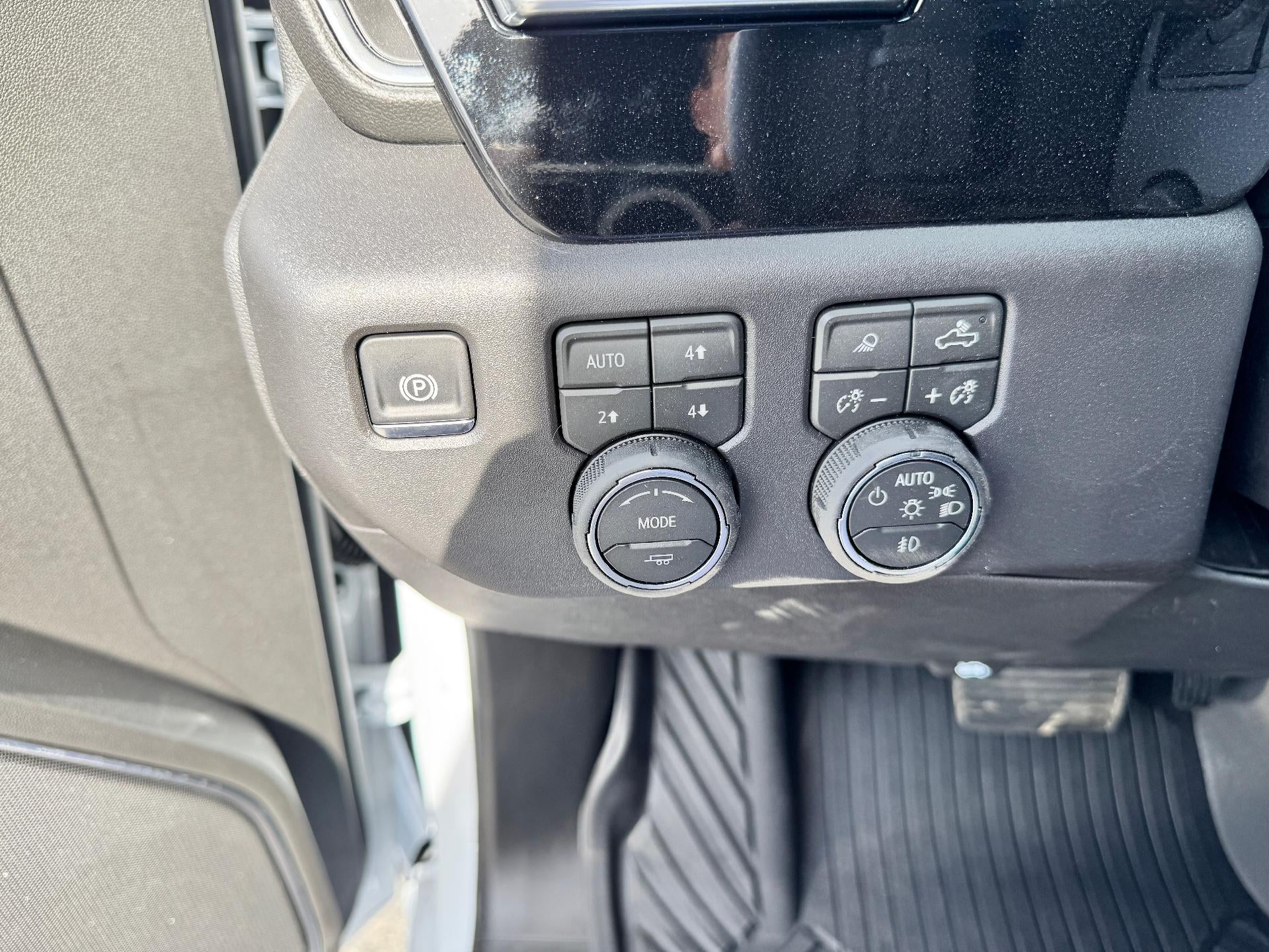 2026 Chevrolet Silverado 1500 LTZ / CREW / DMAX DIESEL / Z71 OFF ROAD / ADAPTIVE CRUISE / SHORT BOX