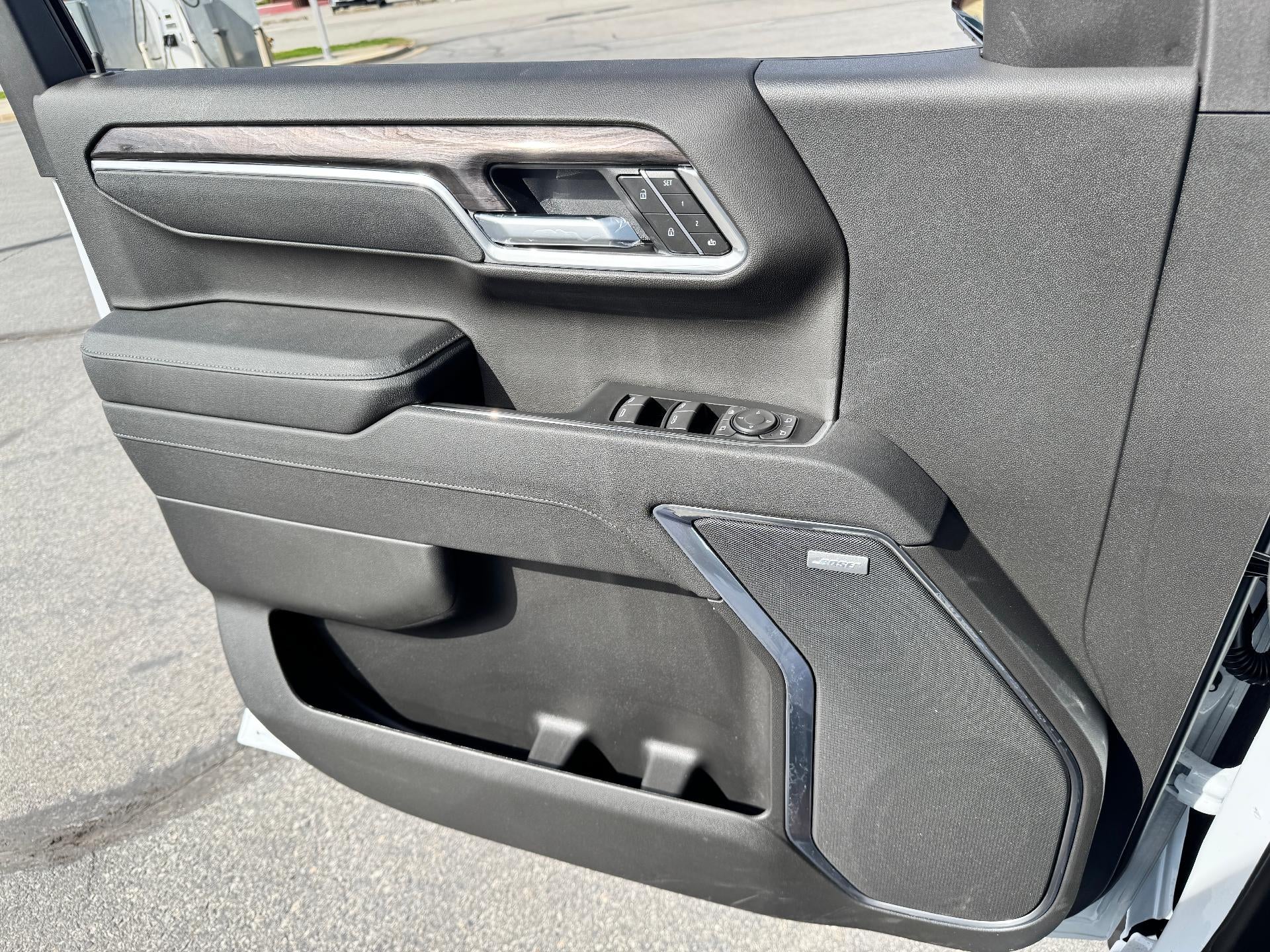 2026 Chevrolet Silverado 1500 LTZ / CREW / DMAX DIESEL / Z71 OFF ROAD / ADAPTIVE CRUISE / SHORT BOX