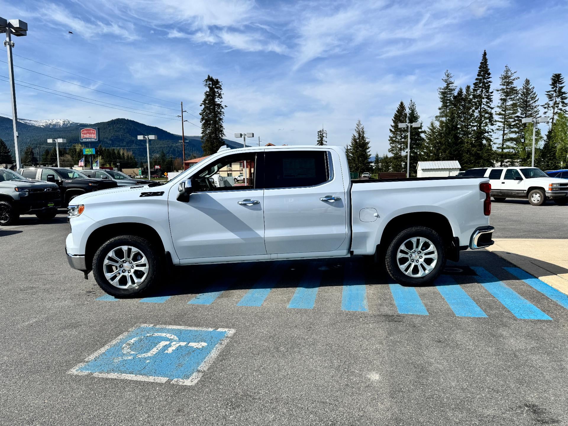 2026 Chevrolet Silverado 1500 LTZ / CREW / DMAX DIESEL / Z71 OFF ROAD / ADAPTIVE CRUISE / SHORT BOX