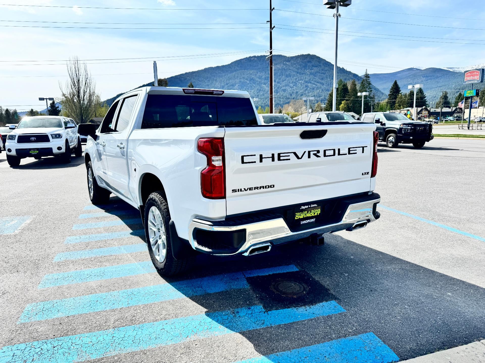 2026 Chevrolet Silverado 1500 LTZ / CREW / DMAX DIESEL / Z71 OFF ROAD / ADAPTIVE CRUISE / SHORT BOX