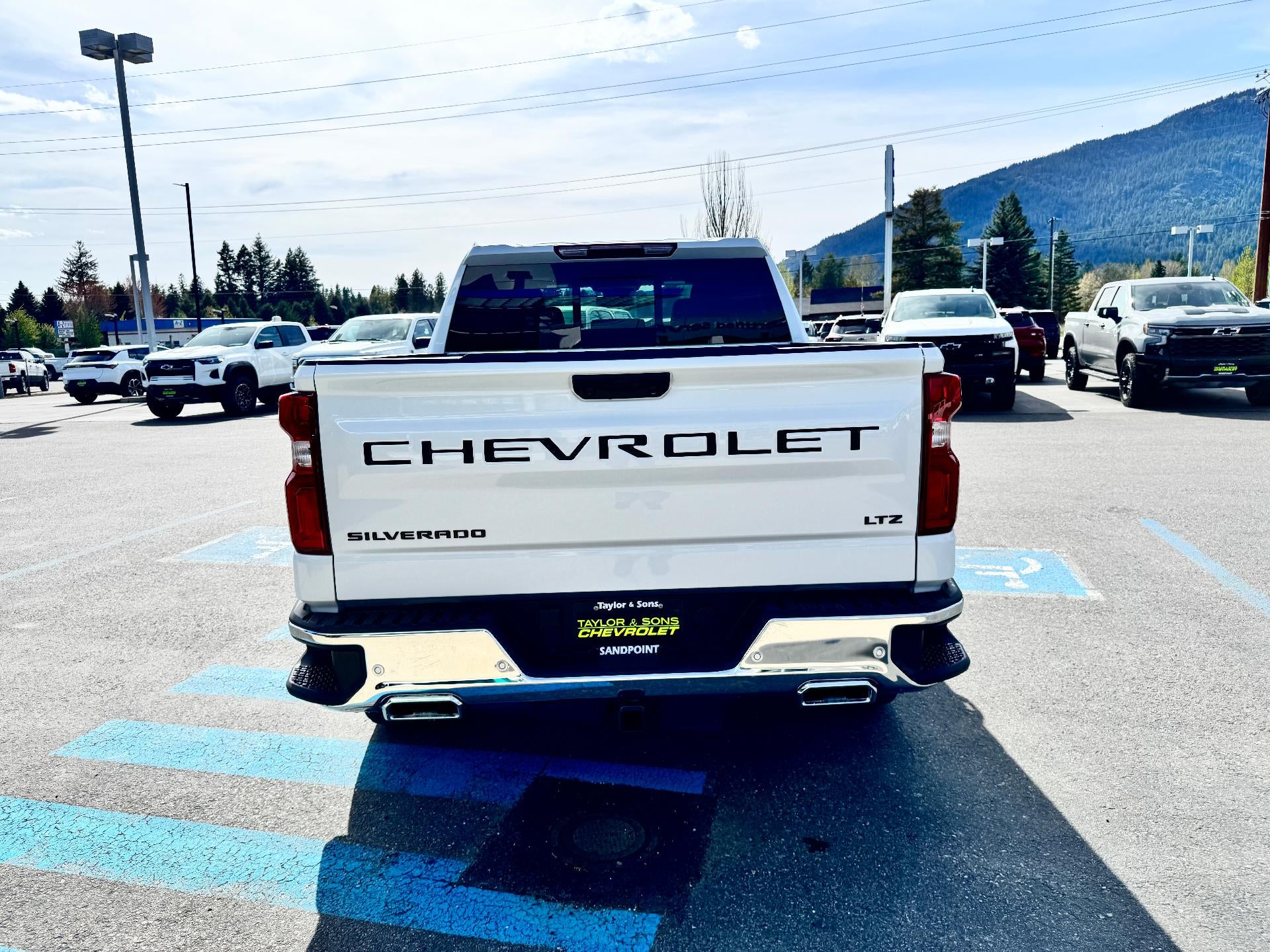 2026 Chevrolet Silverado 1500 LTZ / CREW / DMAX DIESEL / Z71 OFF ROAD / ADAPTIVE CRUISE / SHORT BOX