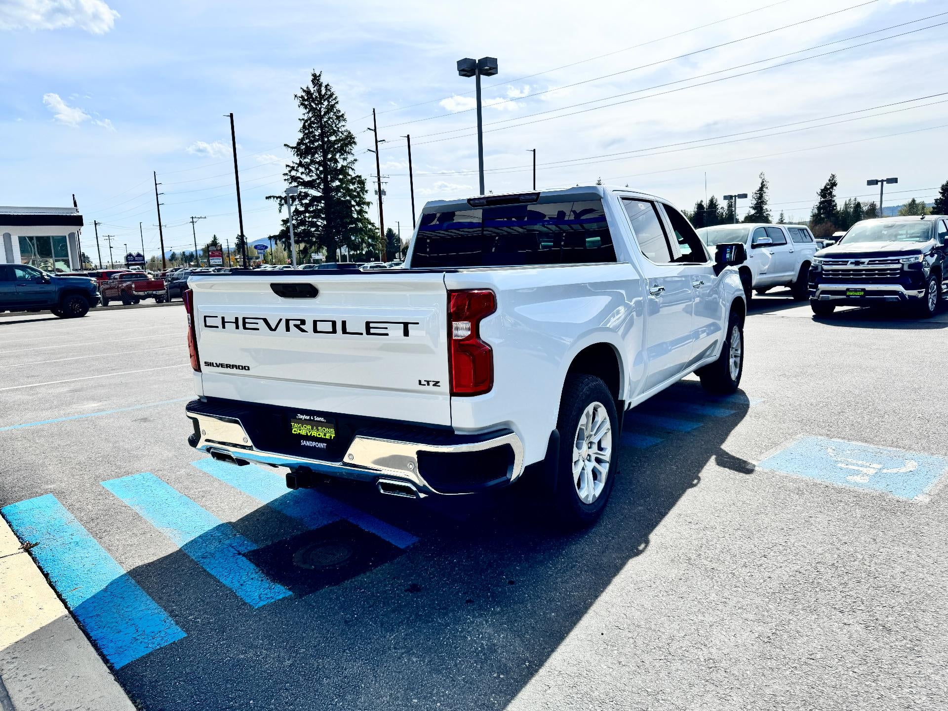 2026 Chevrolet Silverado 1500 LTZ / CREW / DMAX DIESEL / Z71 OFF ROAD / ADAPTIVE CRUISE / SHORT BOX