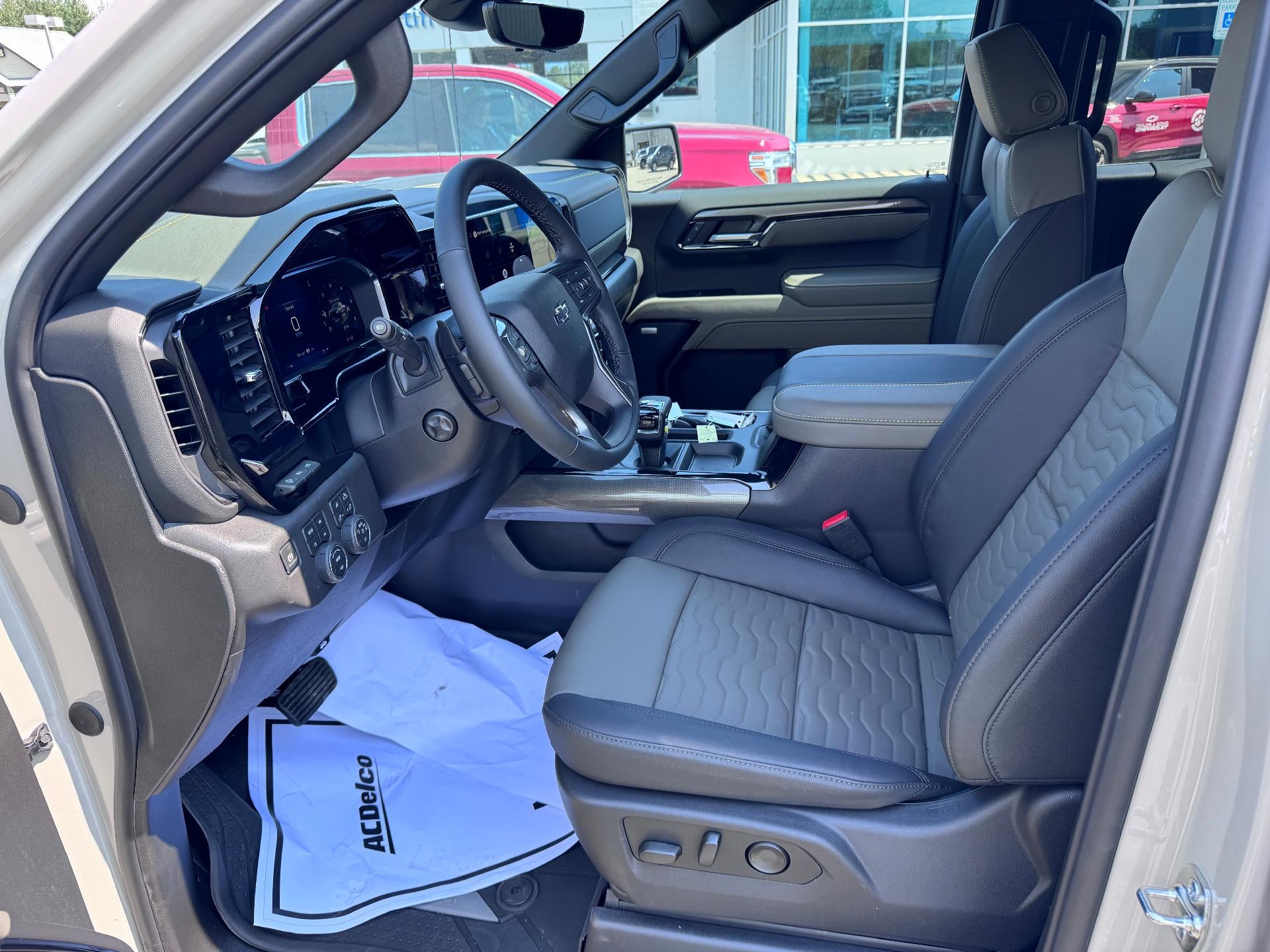 2026 Chevrolet Silverado 1500 ZR2 OFF ROAD / CREW / DMAX DIESEL / SUNROOF / TECH PCKG / SHORT BOX
