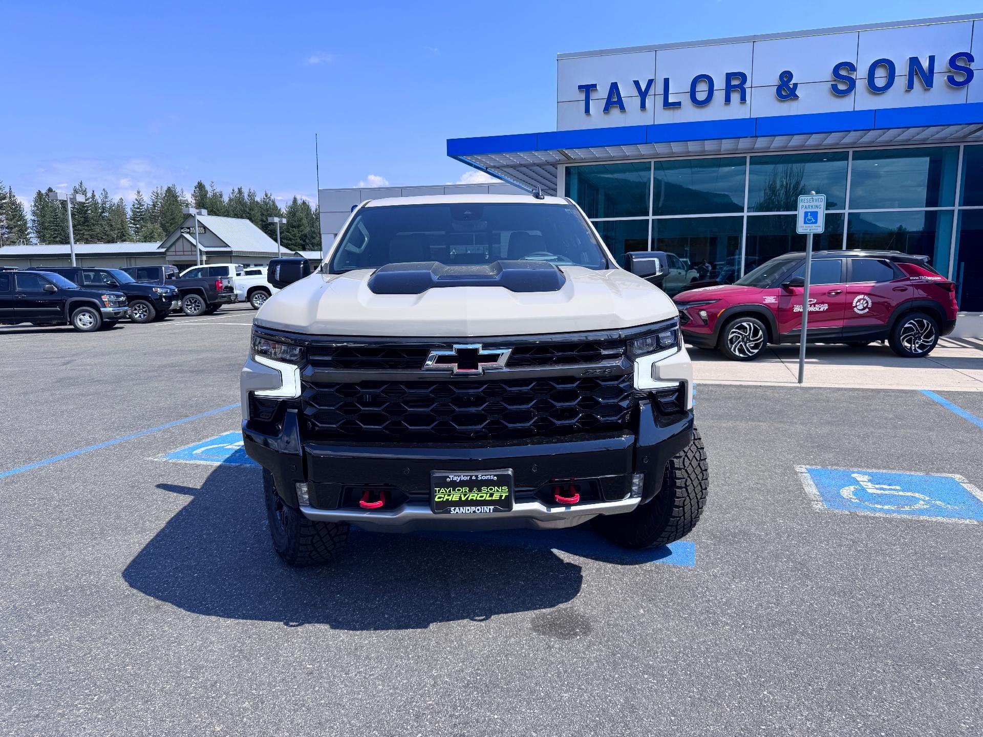 2026 Chevrolet Silverado 1500 ZR2 OFF ROAD / CREW / DMAX DIESEL / SUNROOF / TECH PCKG / SHORT BOX