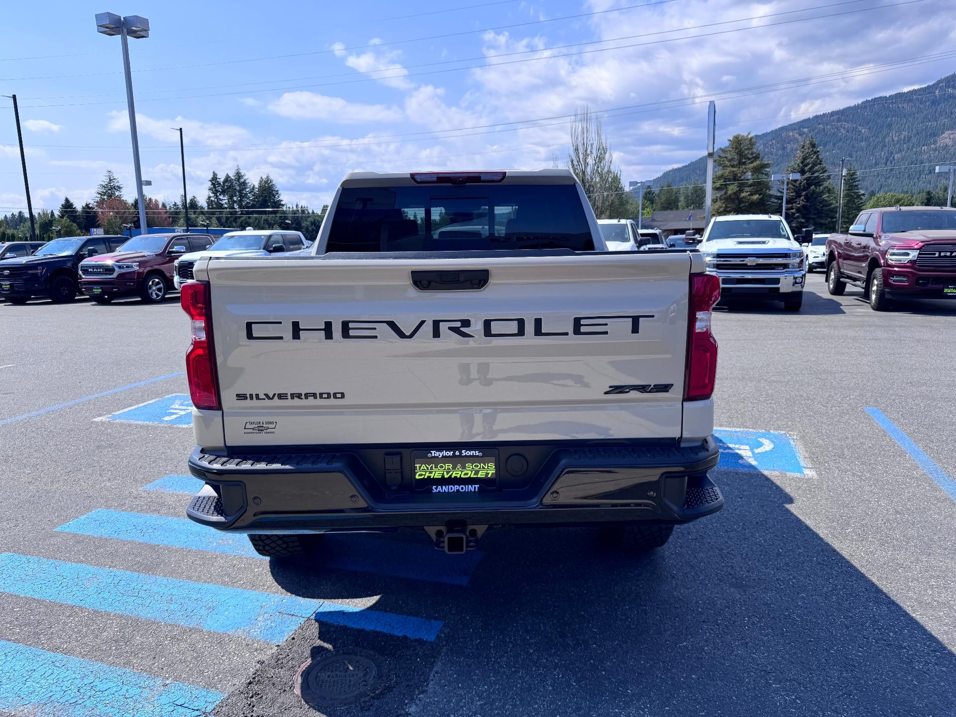 2026 Chevrolet Silverado 1500 ZR2 - Photo 6