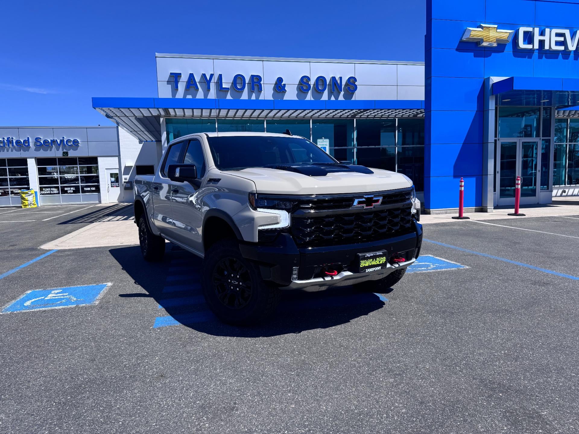2026 Chevrolet Silverado 1500 ZR2 OFF ROAD / CREW / DMAX DIESEL / SUNROOF / TECH PCKG / SHORT BOX