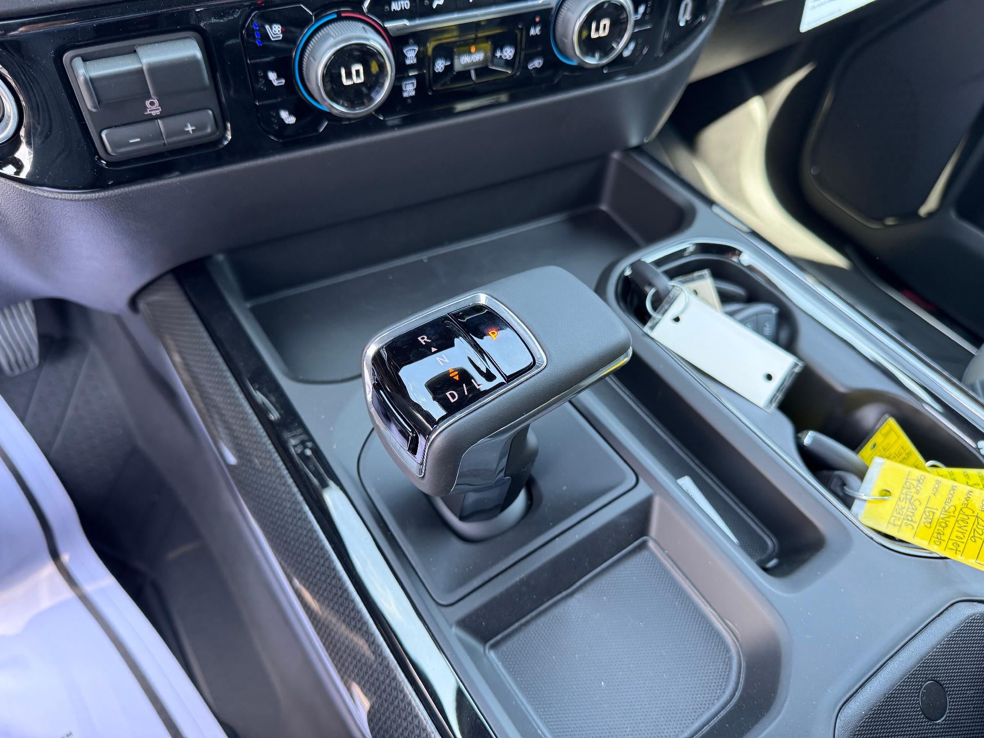 2026 Chevrolet Silverado 1500 ZR2 OFF ROAD / CREW / 6.2 LITER V8 / SUNROOF / TECH PCKG / SHORT BOX