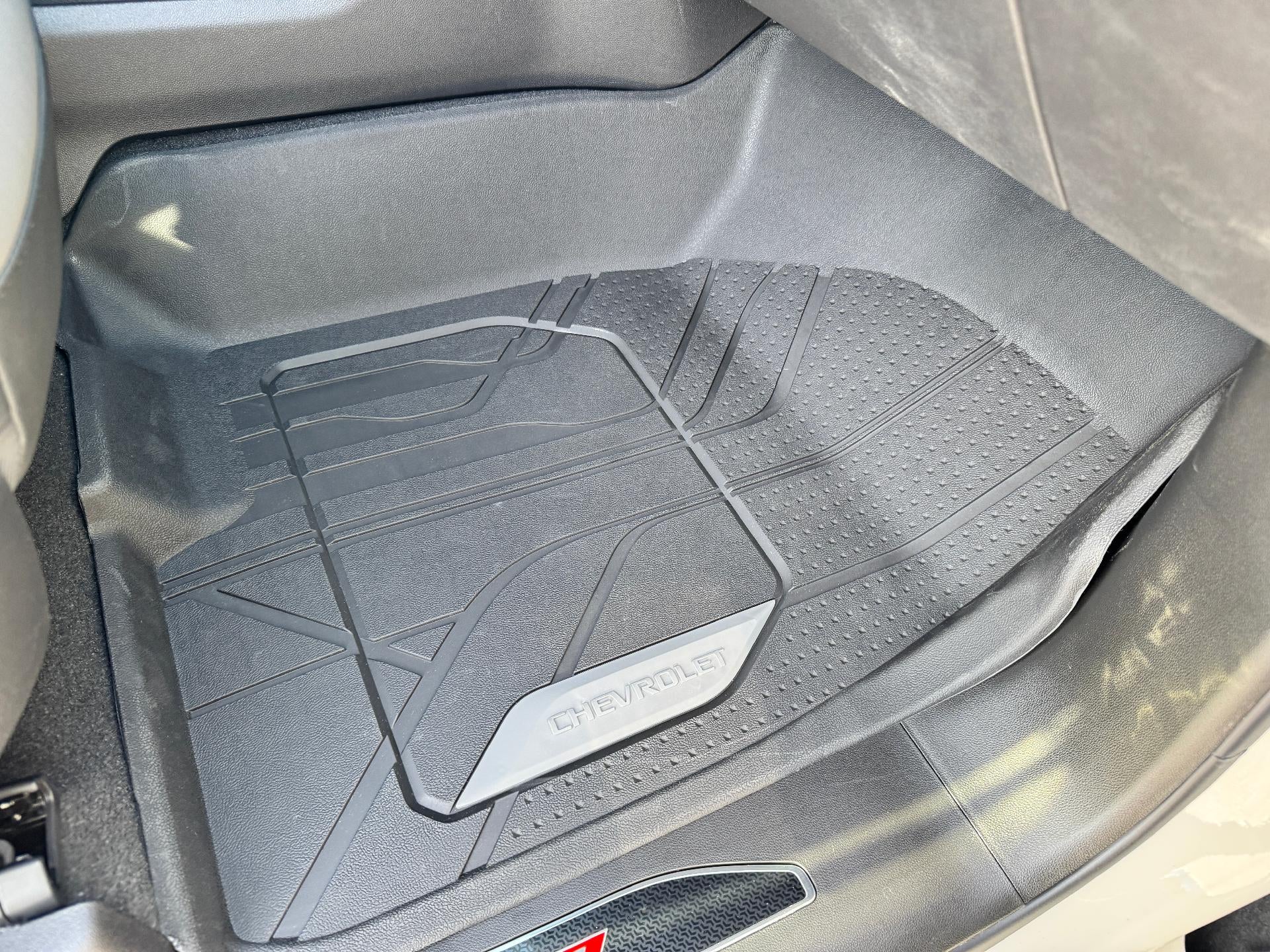 2026 Chevrolet Silverado 1500 ZR2 OFF ROAD / CREW / 6.2 LITER V8 / SUNROOF / TECH PCKG / SHORT BOX