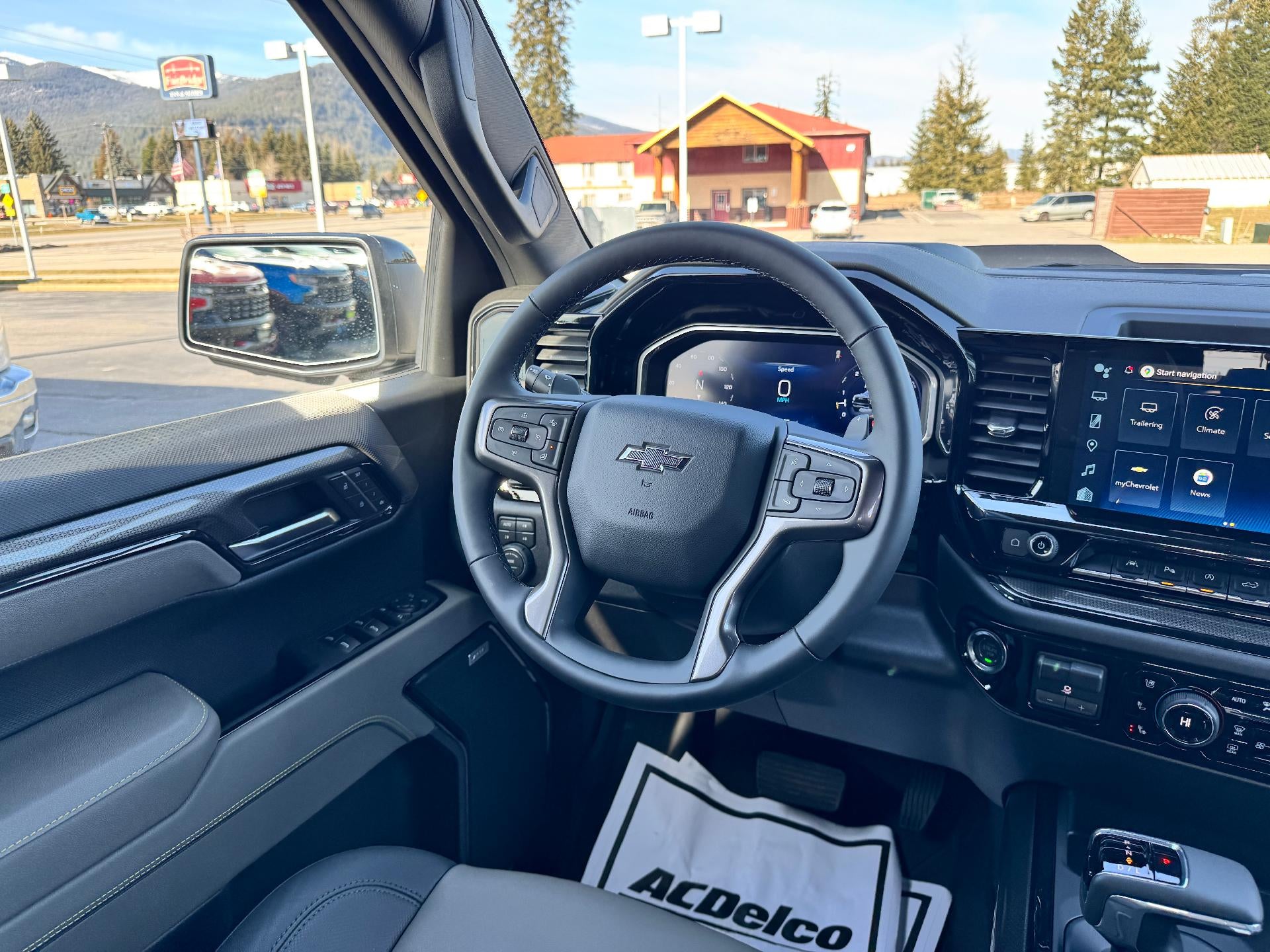 2026 Chevrolet Silverado 1500 ZR2 OFF ROAD / CREW / 6.2 LITER V8 / SUNROOF / TECH PCKG / SHORT BOX