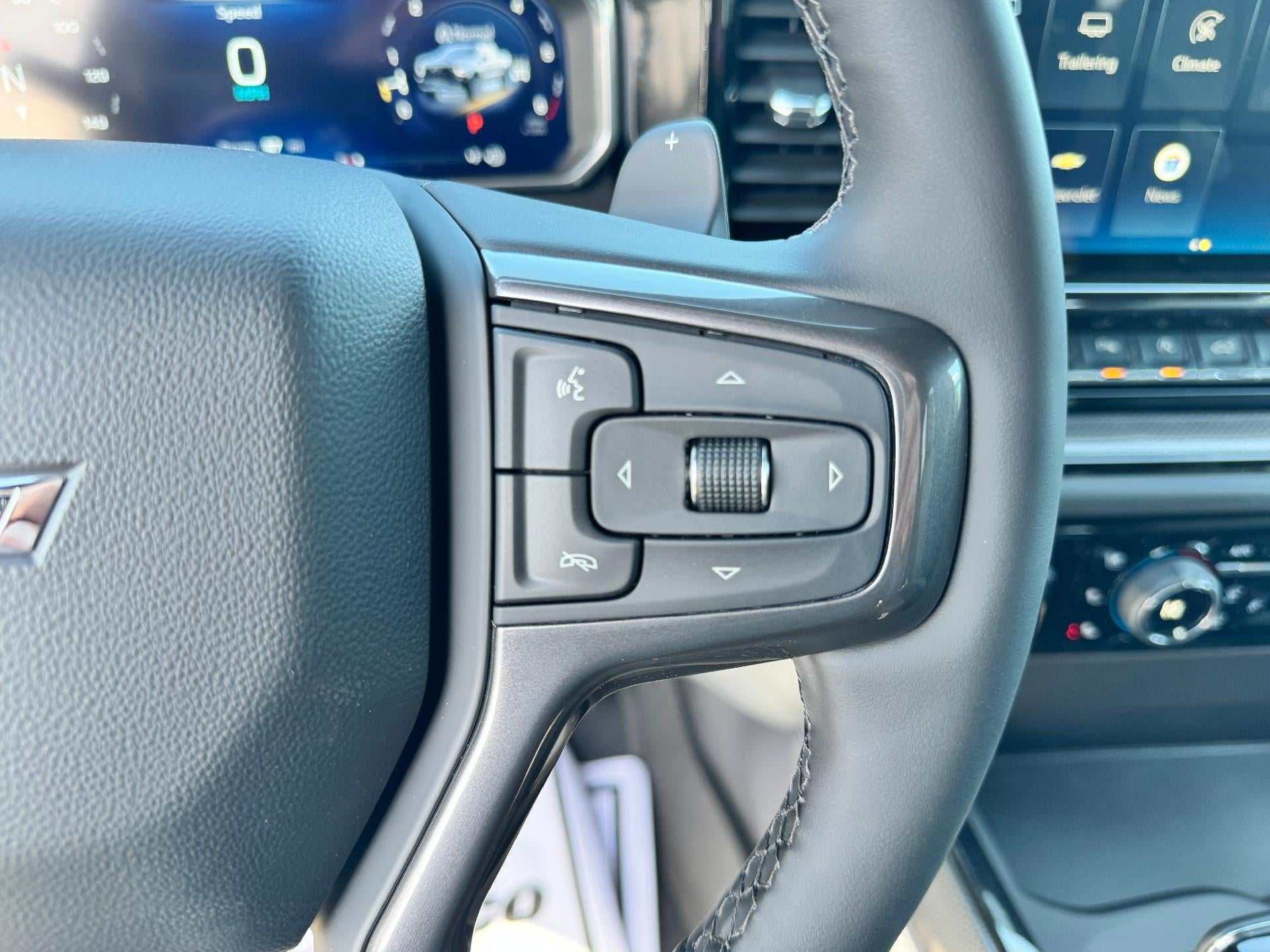 2026 Chevrolet Silverado 1500 ZR2 OFF ROAD / CREW / 6.2 LITER V8 / SUNROOF / TECH PCKG / SHORT BOX