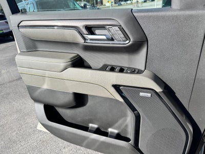 2026 Chevrolet Silverado 1500 ZR2 OFF ROAD / CREW / 6.2 LITER V8 / SUNROOF / TECH PCKG / SHORT BOX