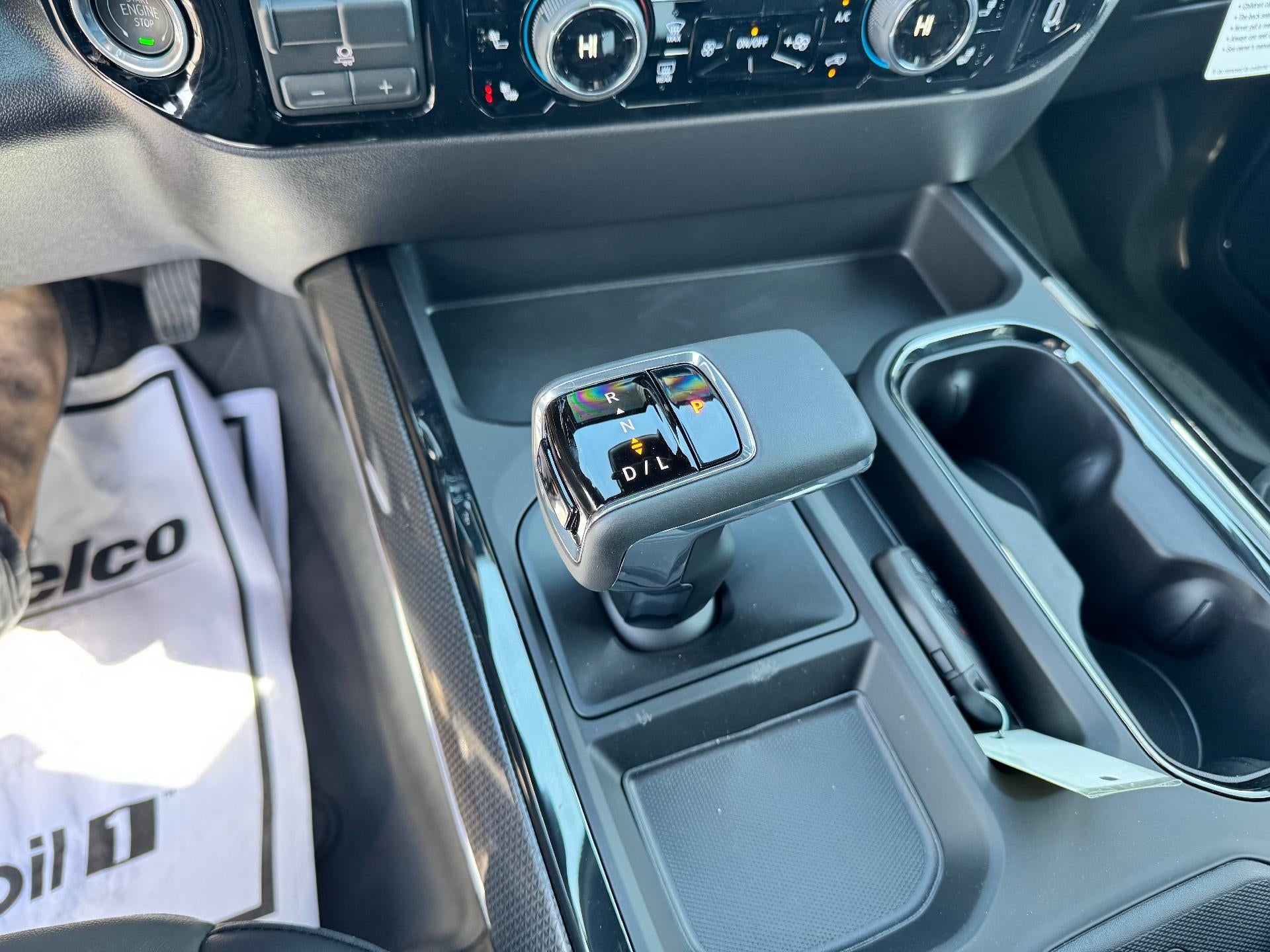 2026 Chevrolet Silverado 1500 ZR2 OFF ROAD / CREW / 6.2 LITER V8 / SUNROOF / TECH PCKG / SHORT BOX