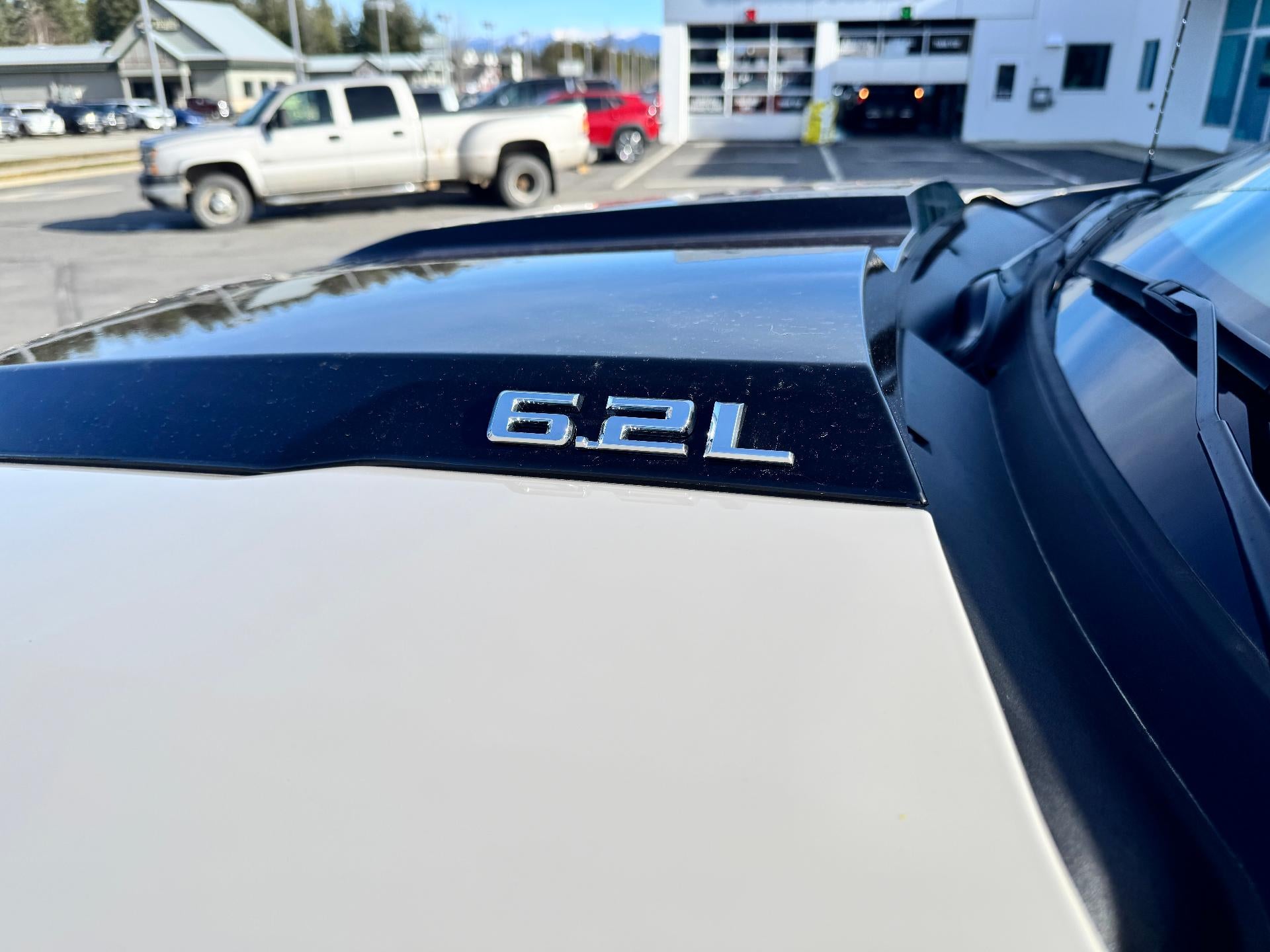 2026 Chevrolet Silverado 1500 ZR2 OFF ROAD / CREW / 6.2 LITER V8 / SUNROOF / TECH PCKG / SHORT BOX